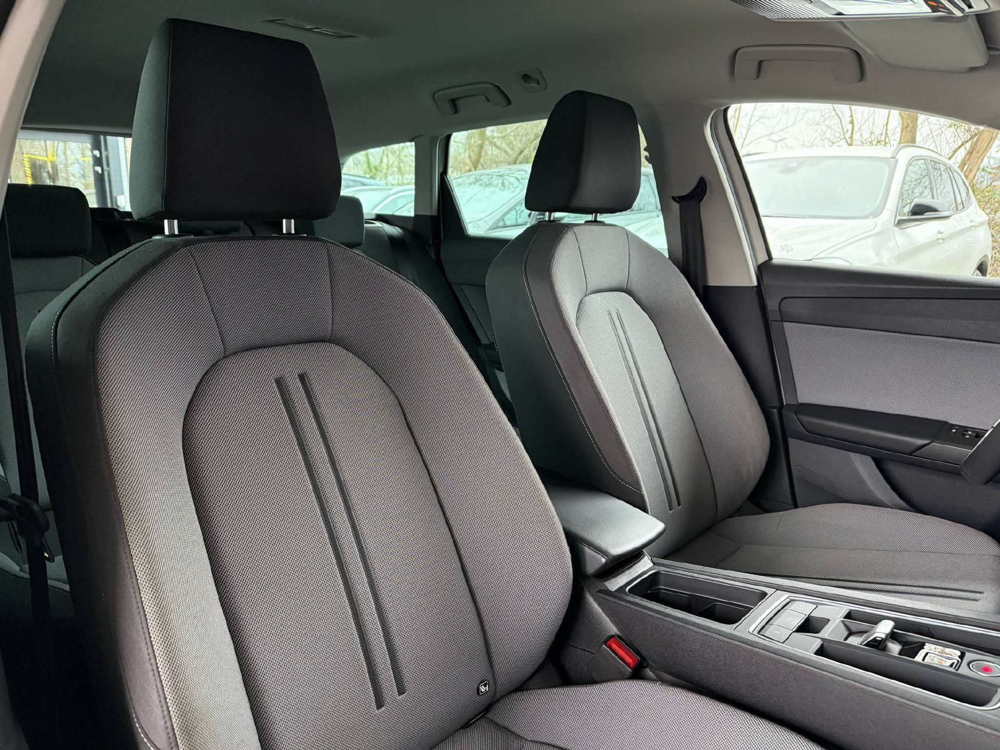 listing desktop thumbnail image 7