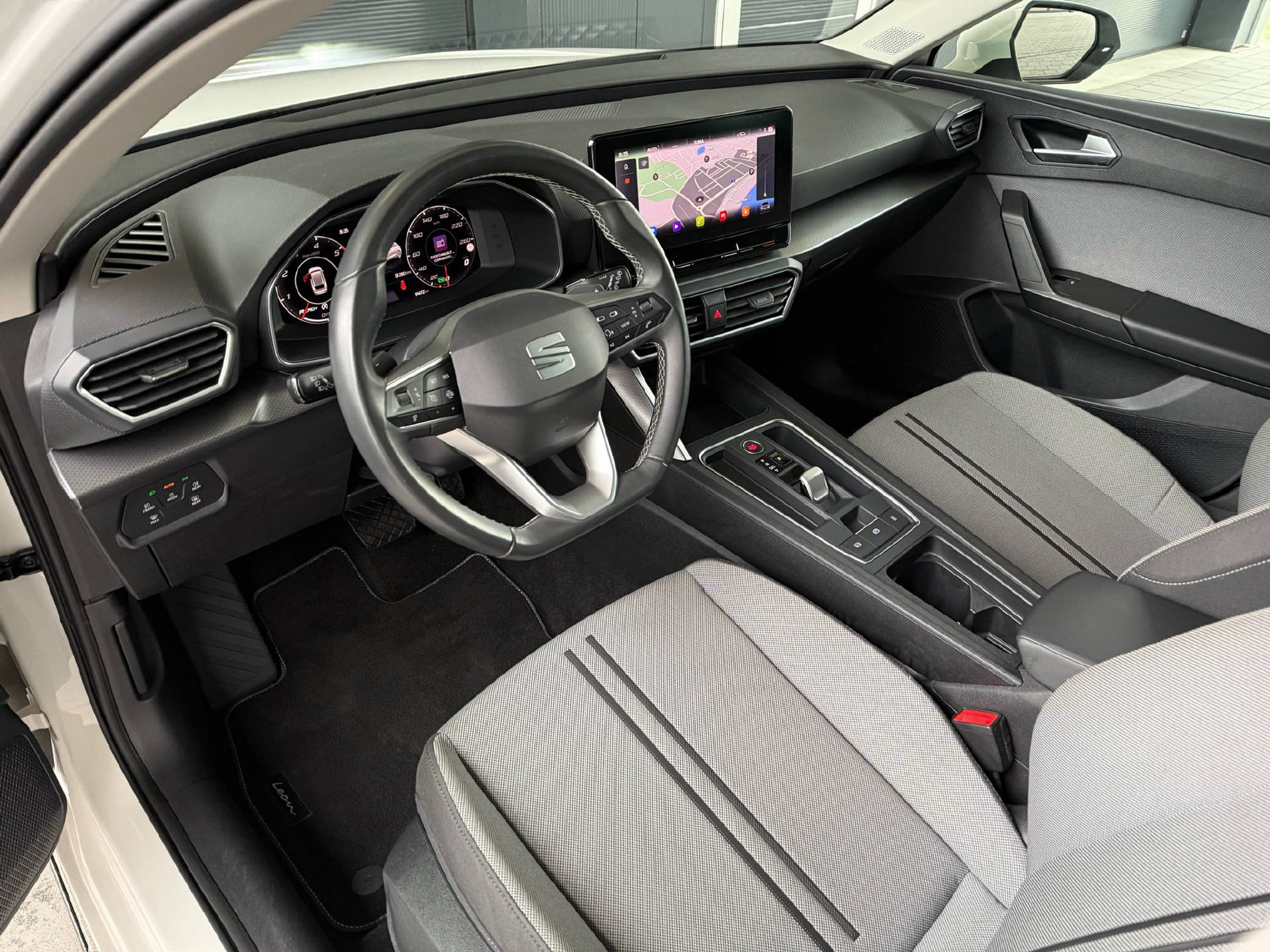 listing desktop thumbnail image 5