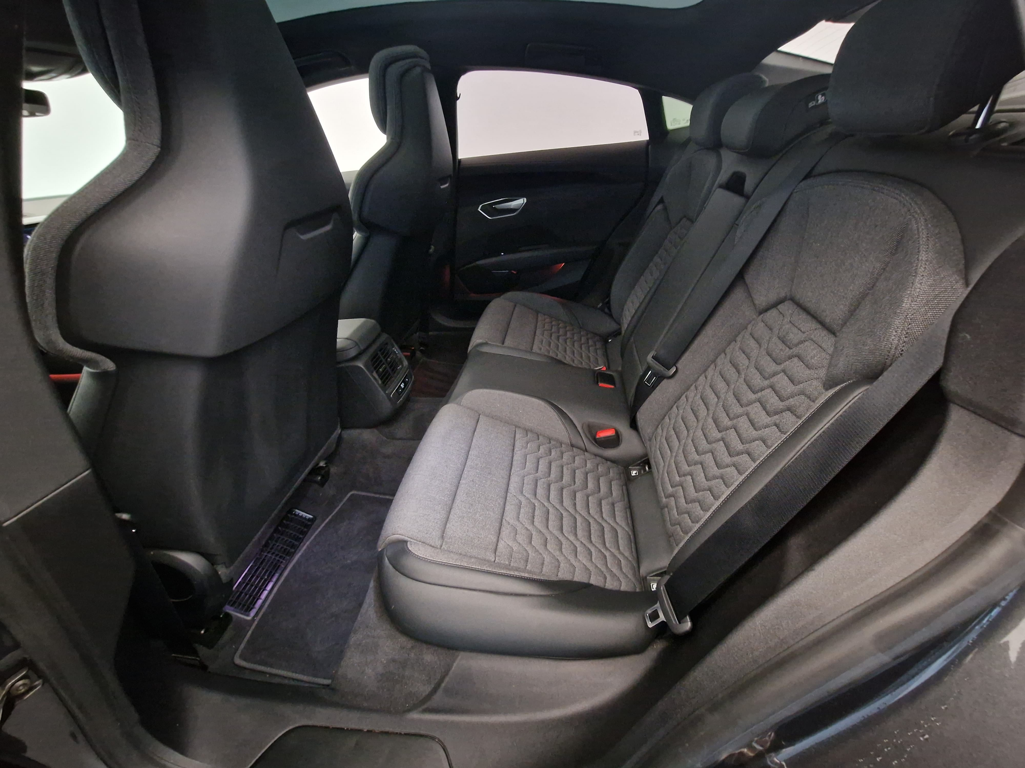 listing desktop thumbnail image 16