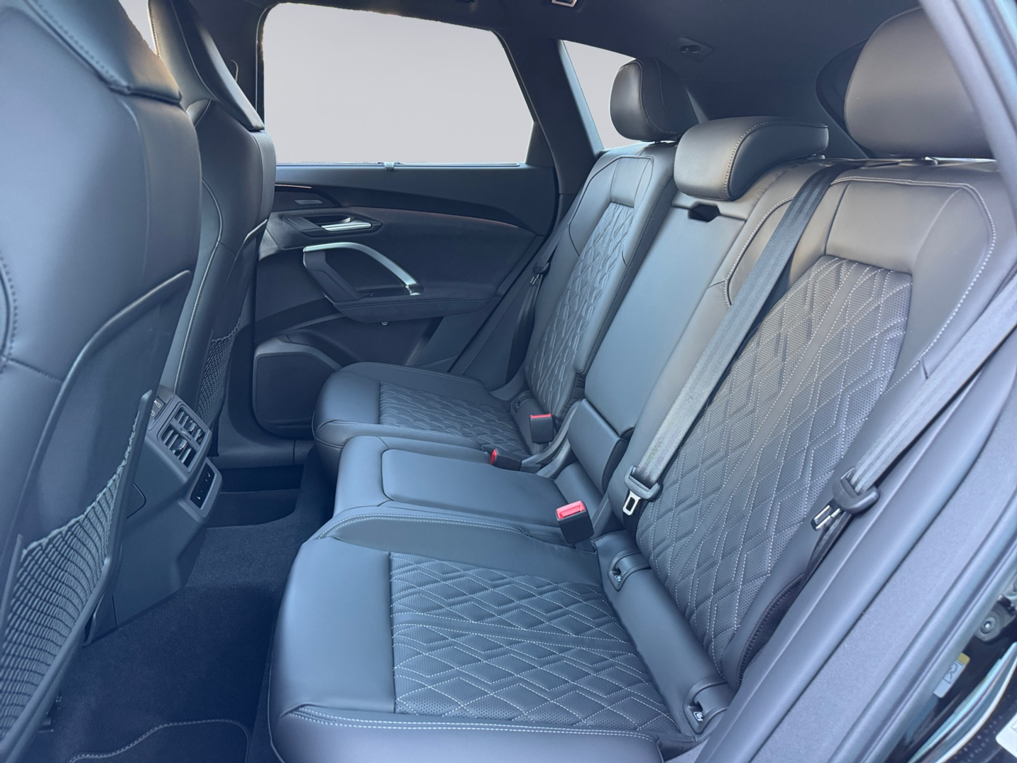 listing desktop thumbnail image 10