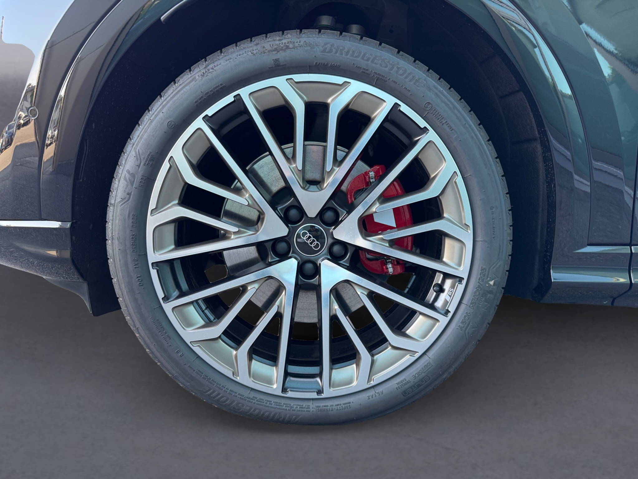 listing desktop thumbnail image 11