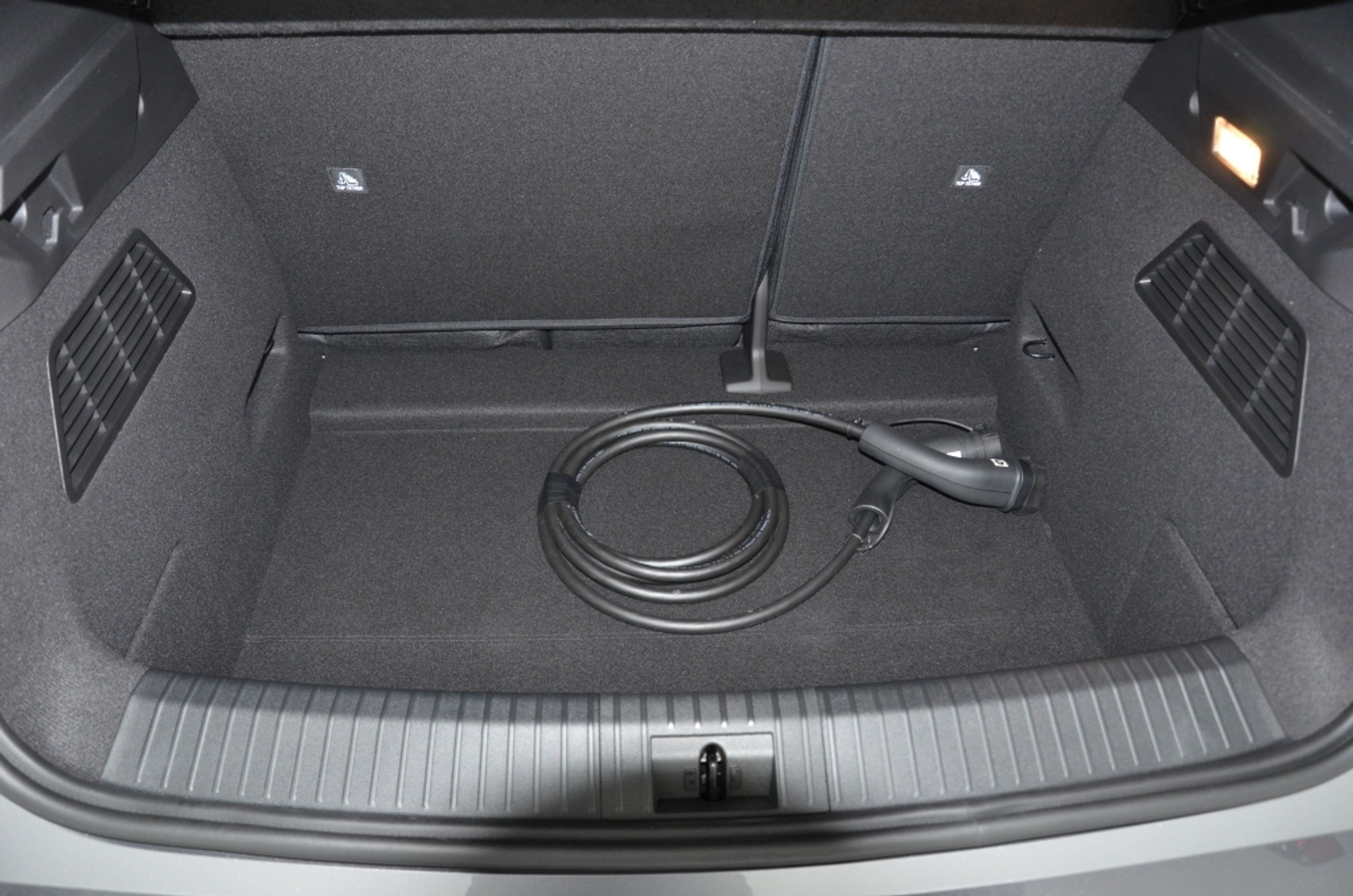 listing desktop thumbnail image 24