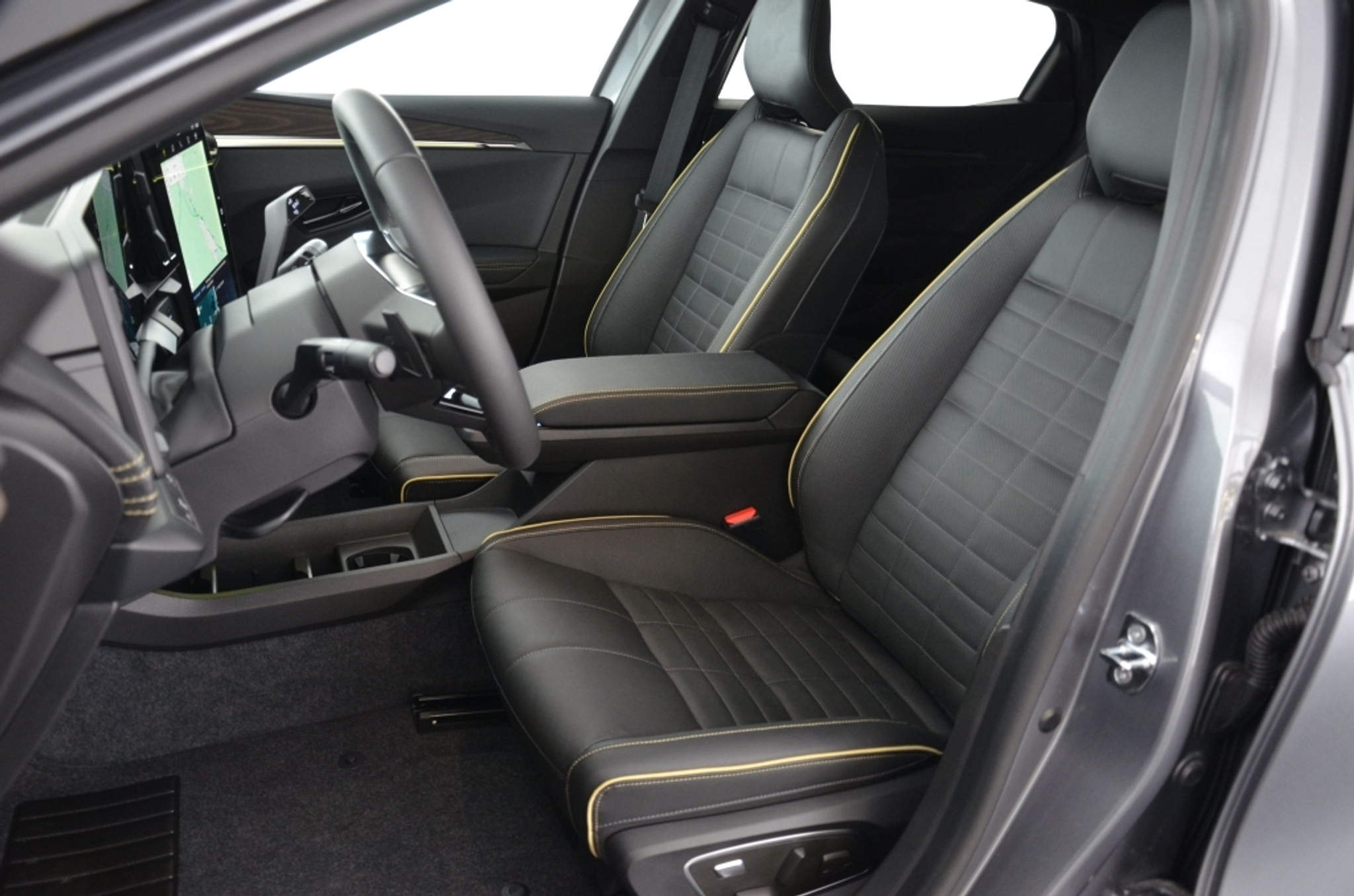 listing desktop thumbnail image 12