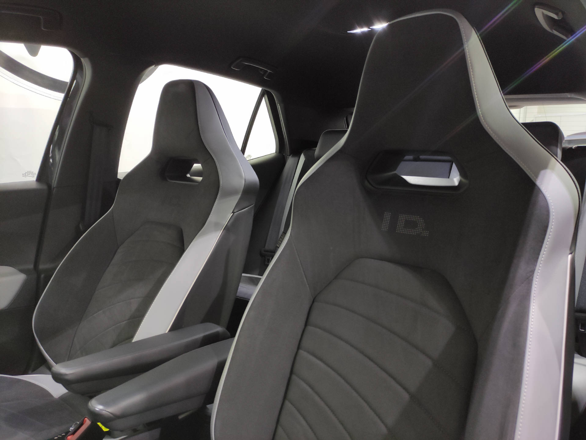 listing desktop thumbnail image 4