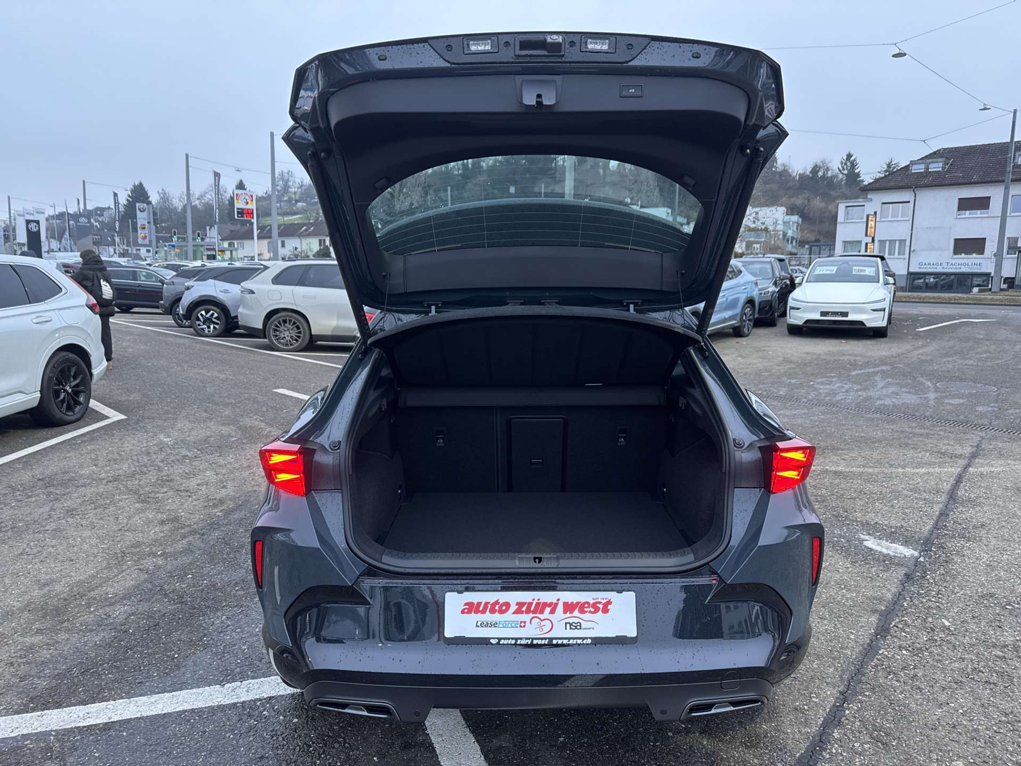 listing desktop thumbnail image 7