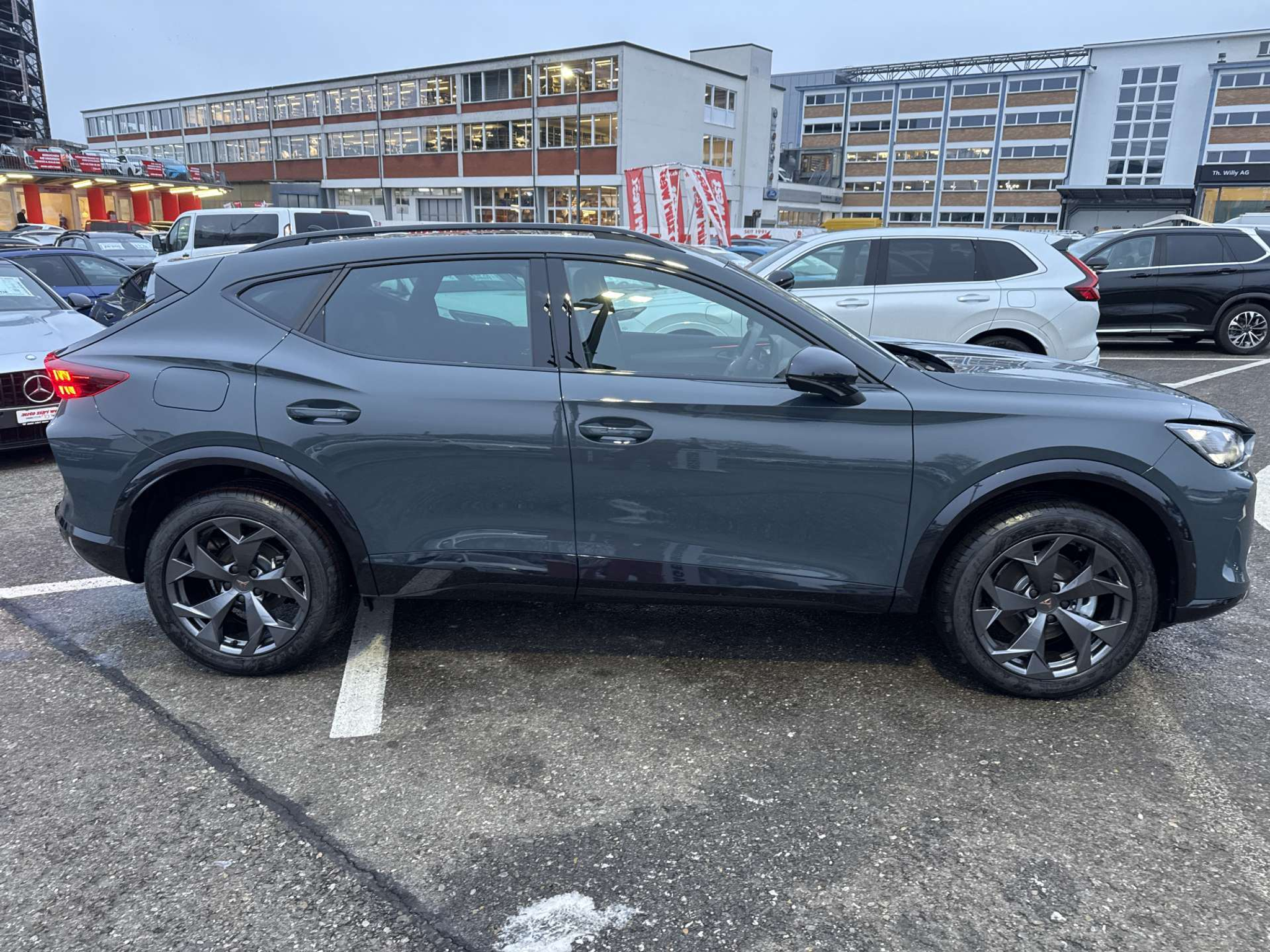 listing desktop thumbnail image 10