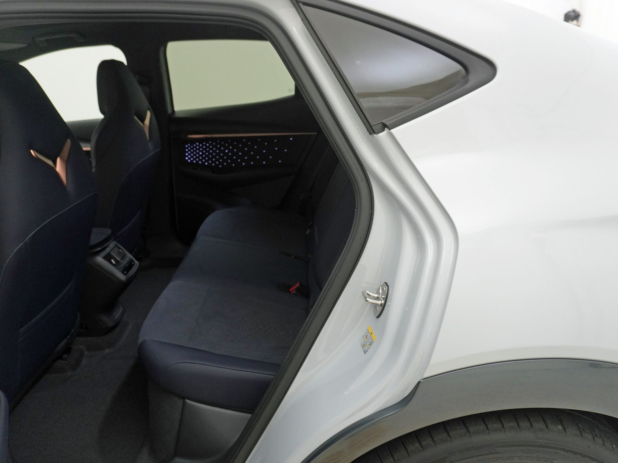 listing desktop thumbnail image 16