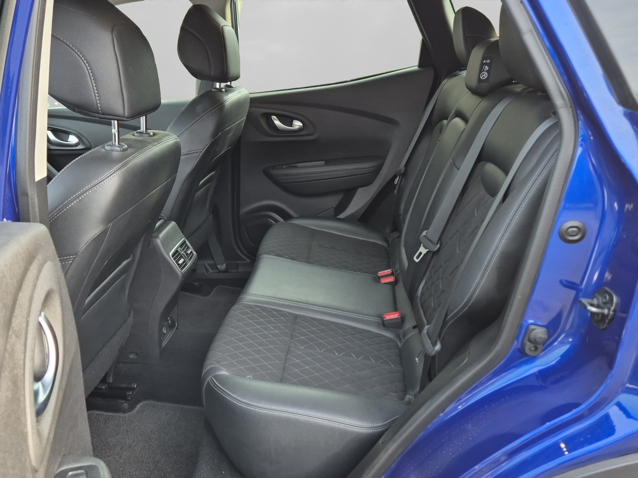 listing desktop thumbnail image 6