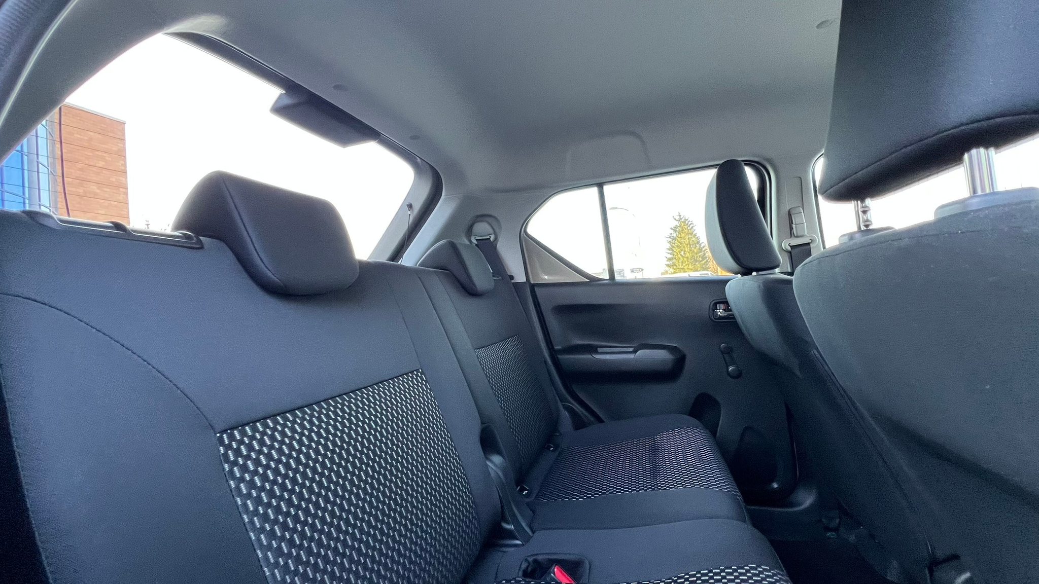 listing desktop thumbnail image 22