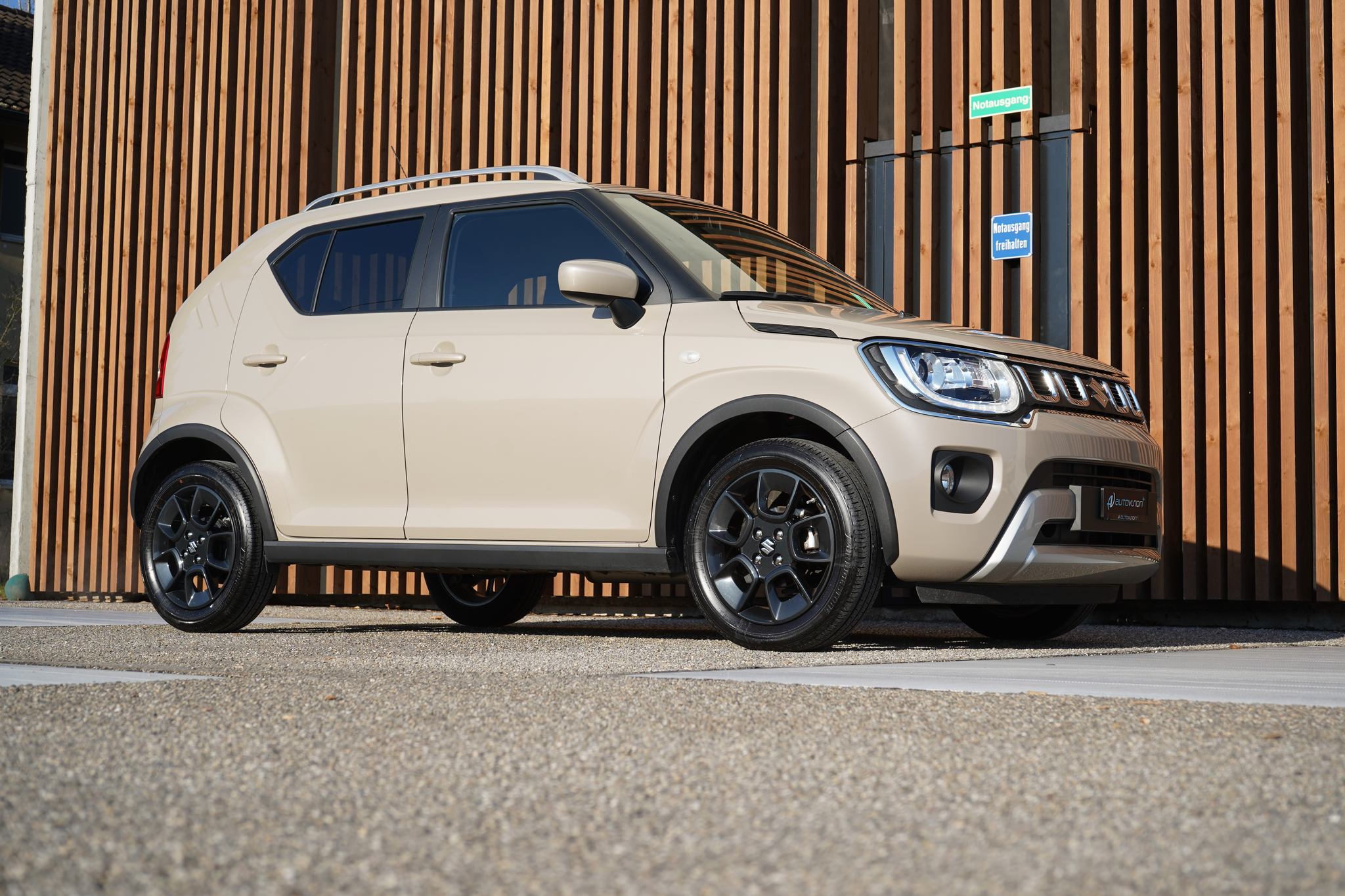 listing desktop thumbnail image 8