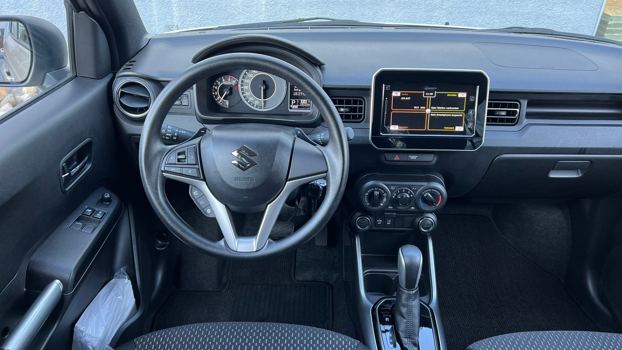 listing desktop thumbnail image 17