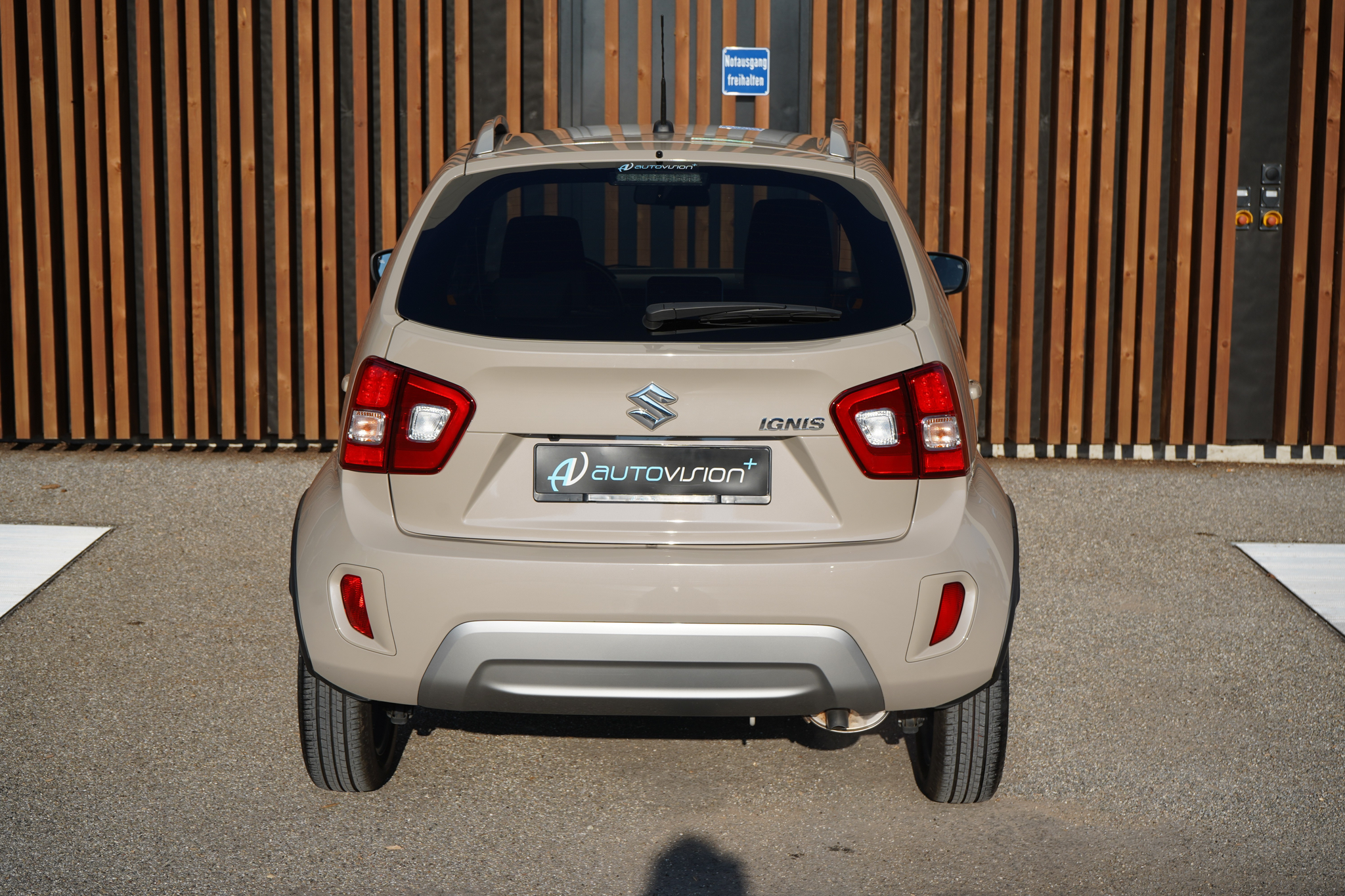 listing desktop thumbnail image 12