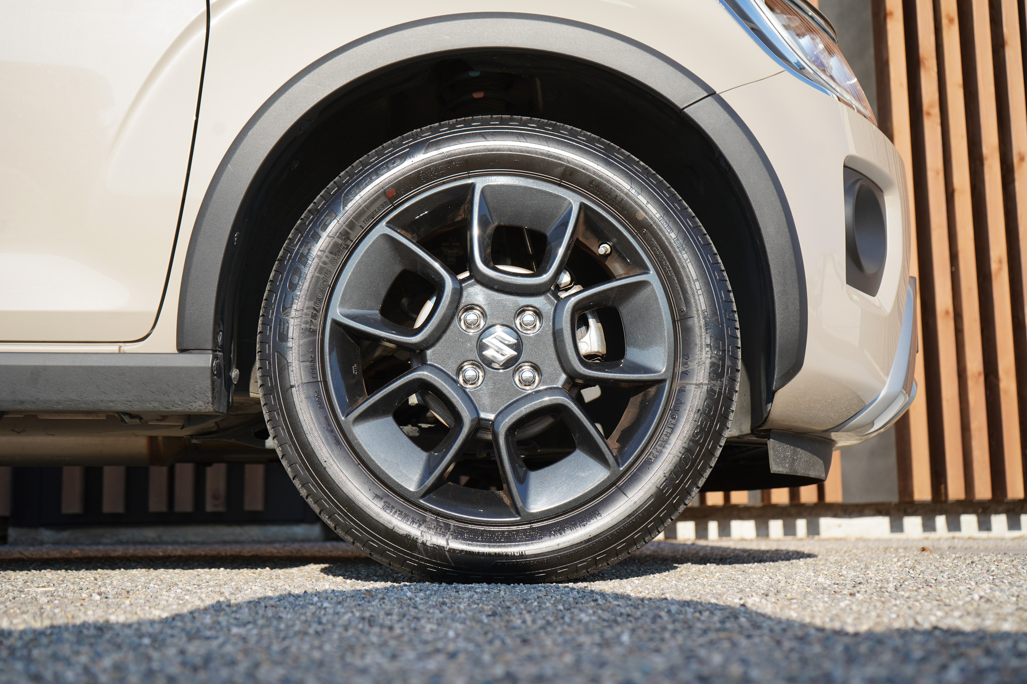 listing desktop thumbnail image 14