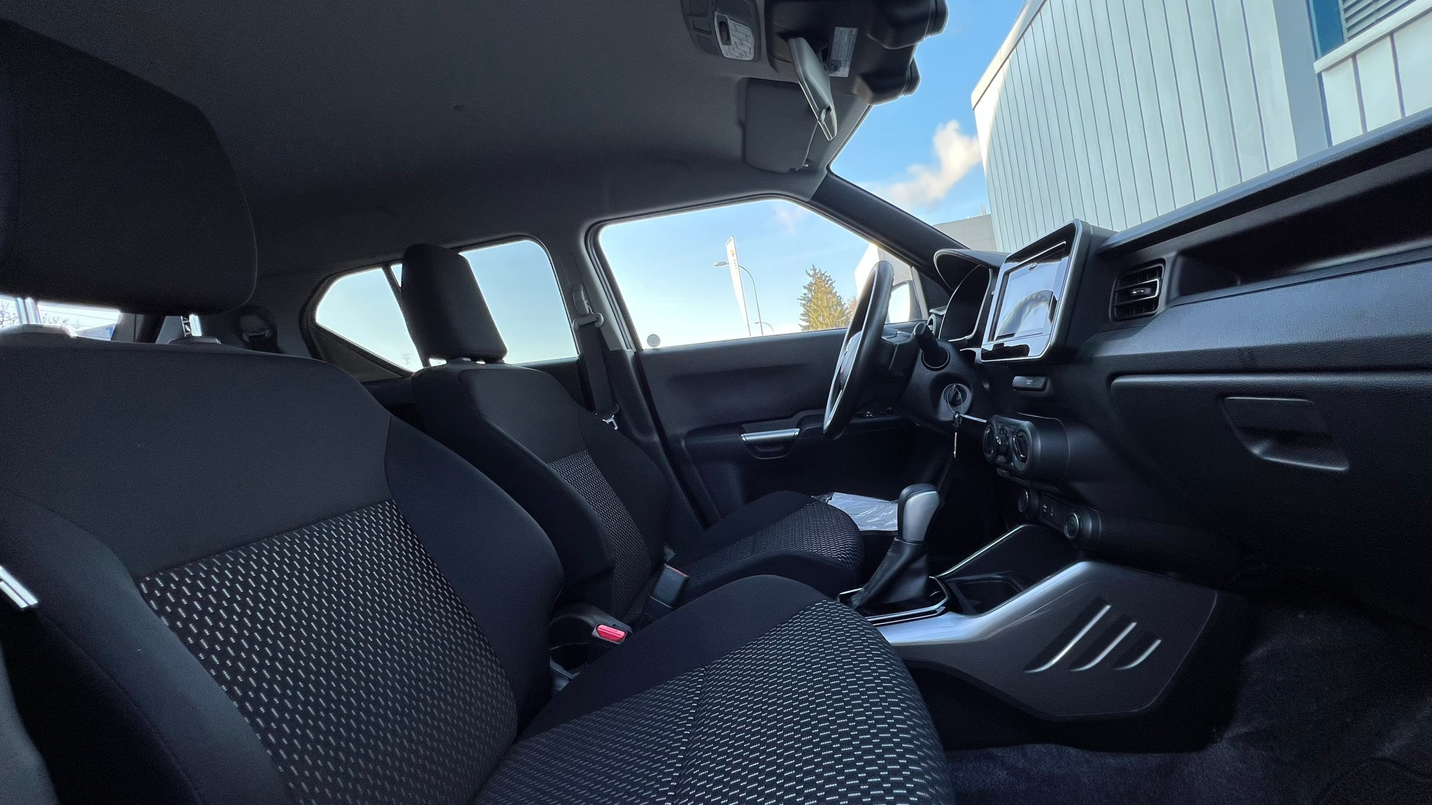 listing desktop thumbnail image 19