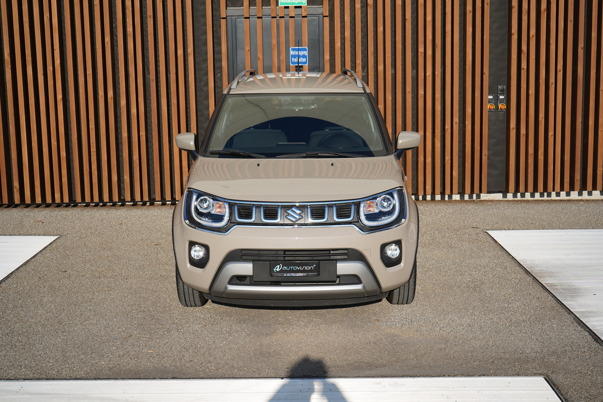 listing desktop thumbnail image 10