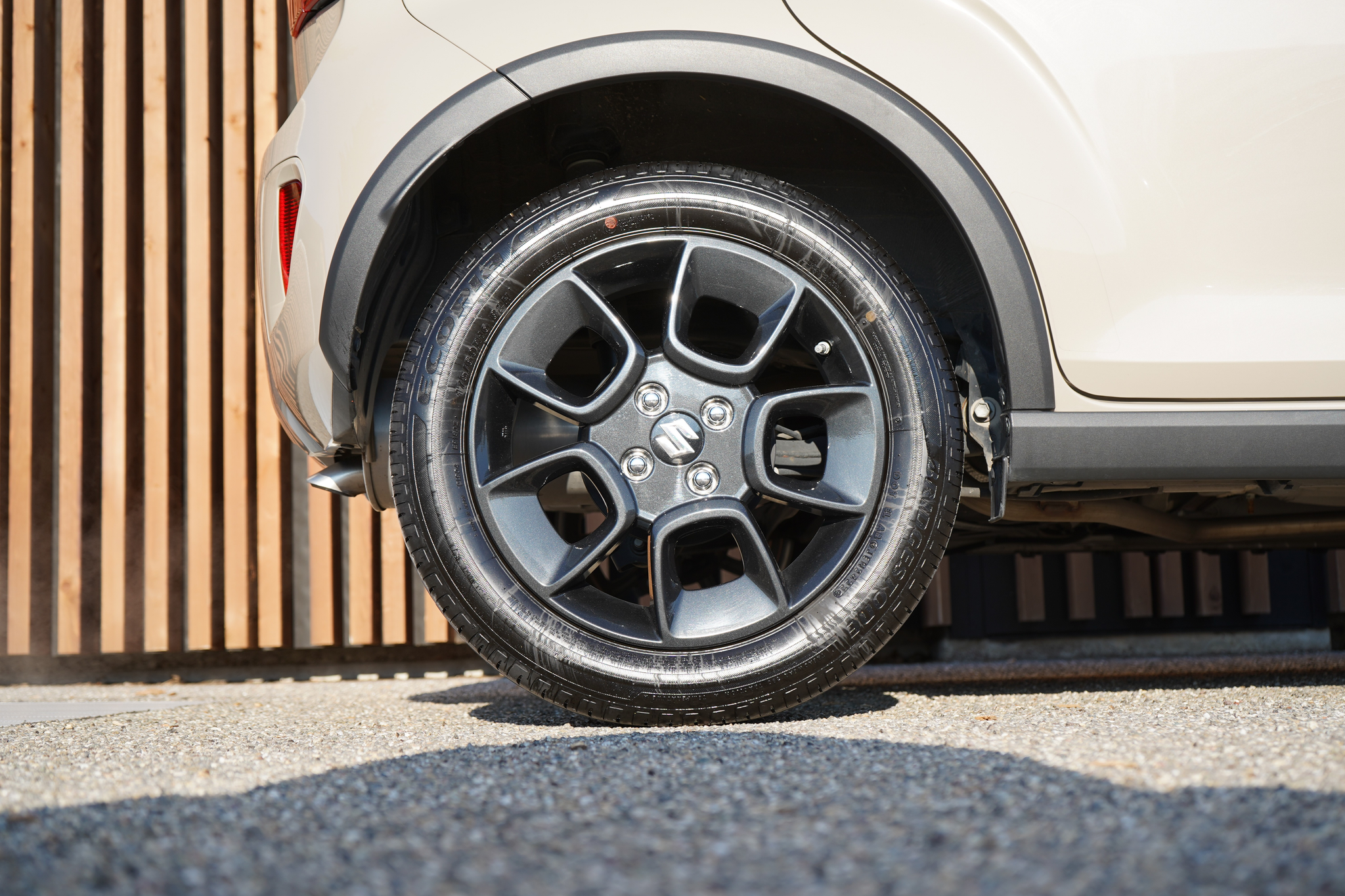 listing desktop thumbnail image 15