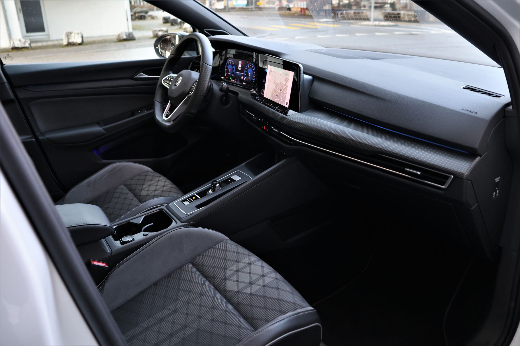 listing desktop thumbnail image 20