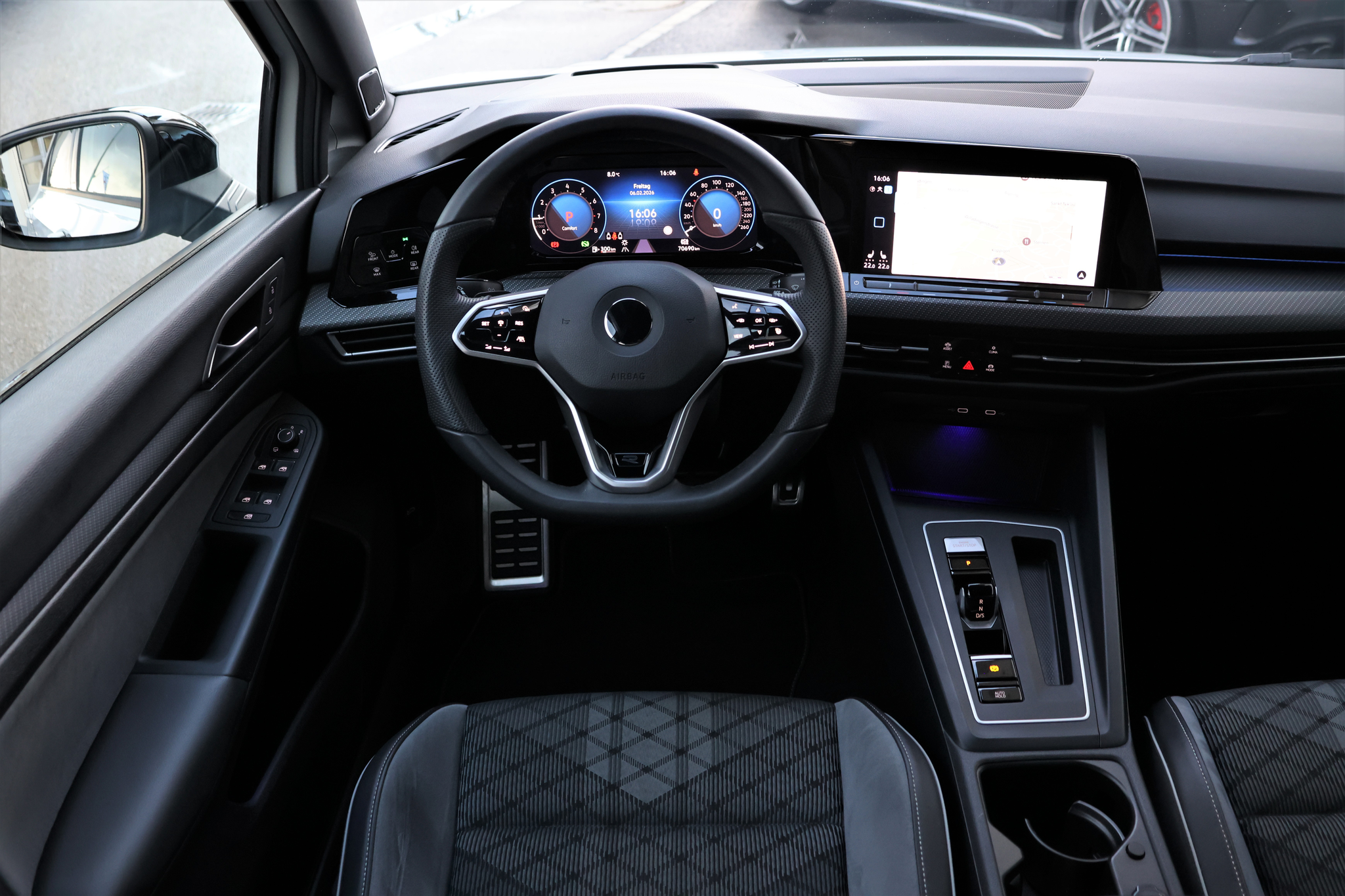 listing desktop thumbnail image 14