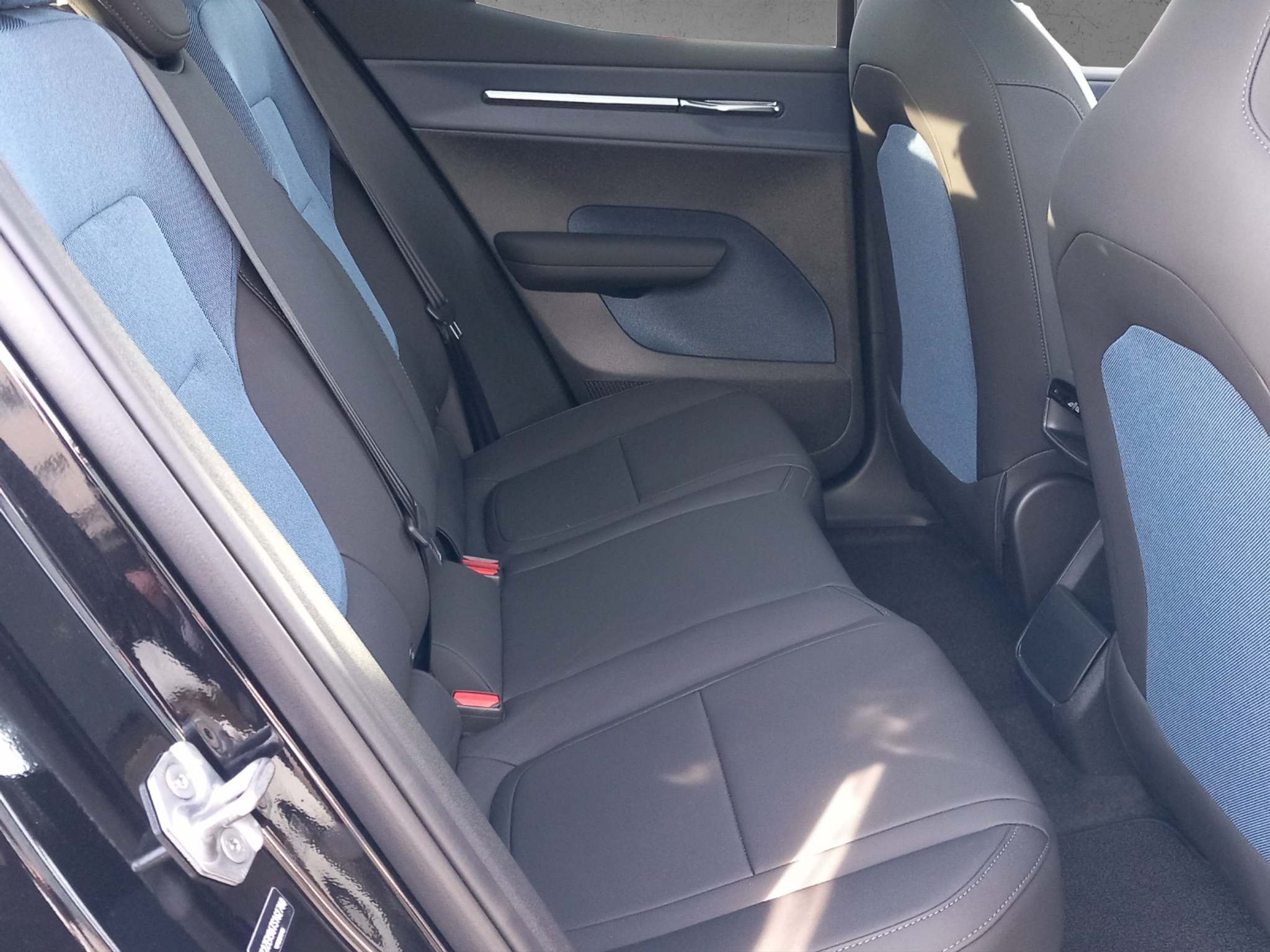 listing desktop thumbnail image 14