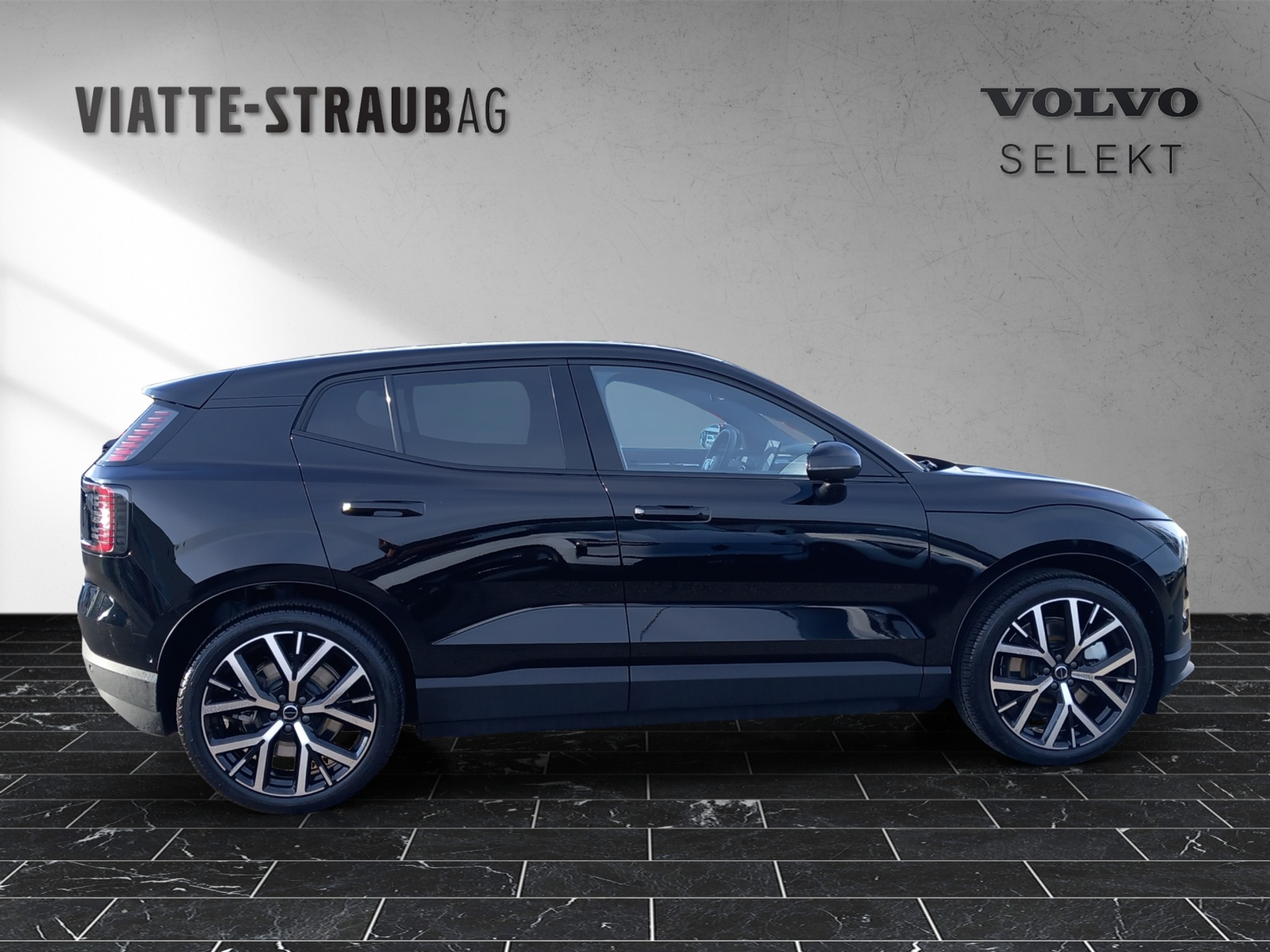 listing desktop thumbnail image 1