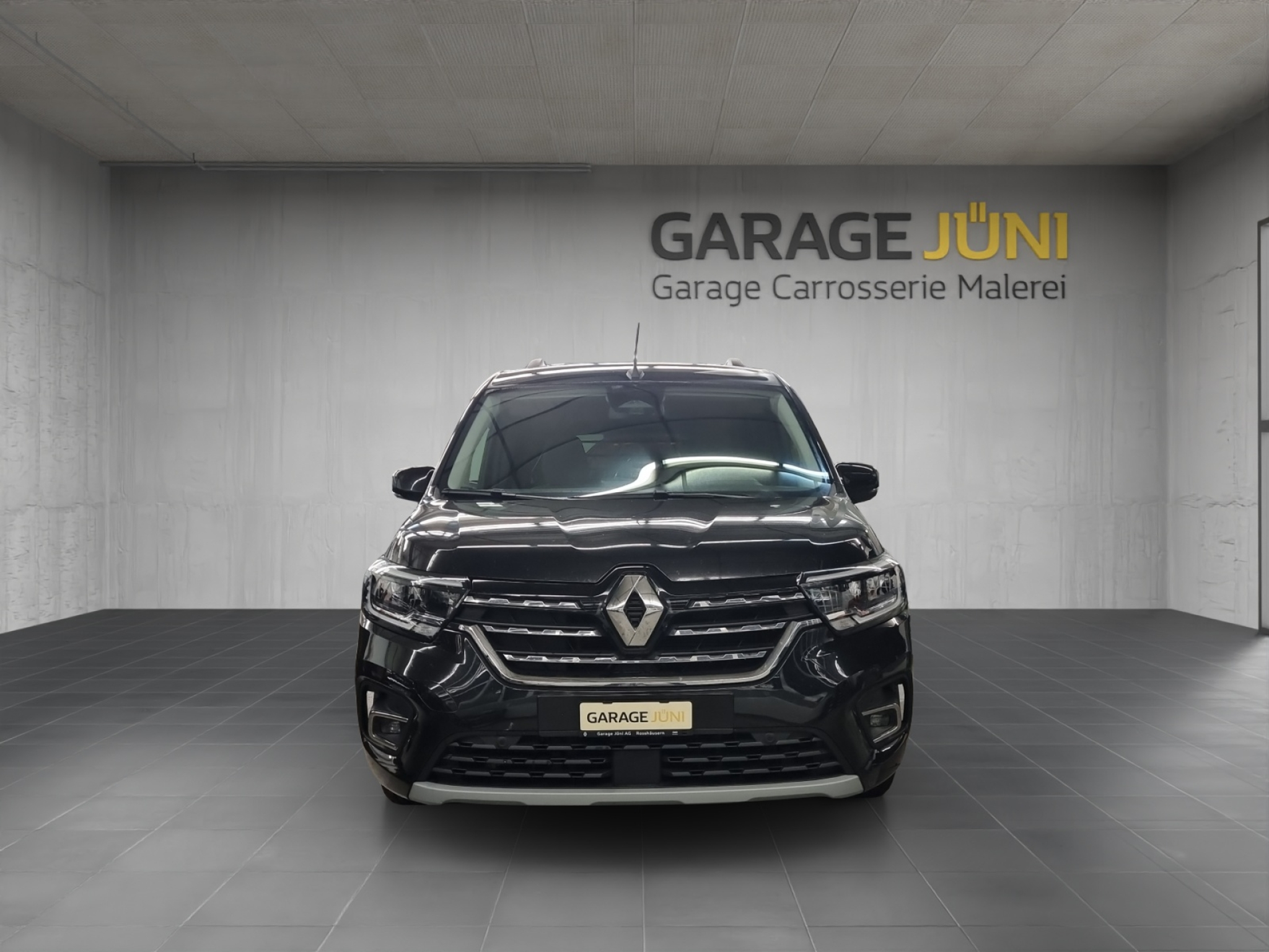 listing desktop thumbnail image 4