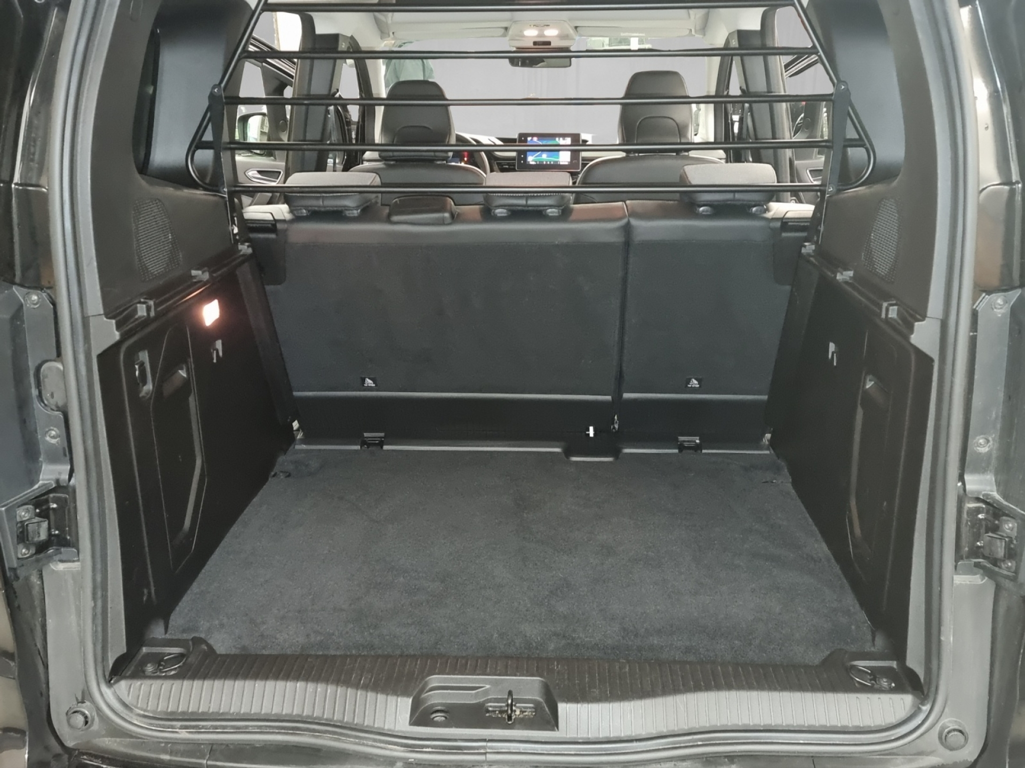 listing desktop thumbnail image 9