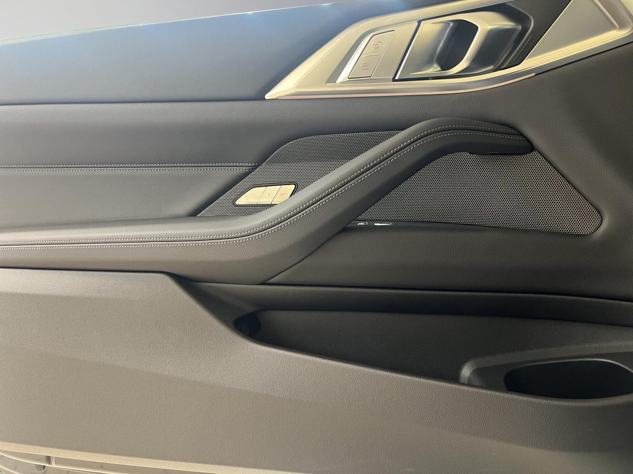 listing desktop thumbnail image 15