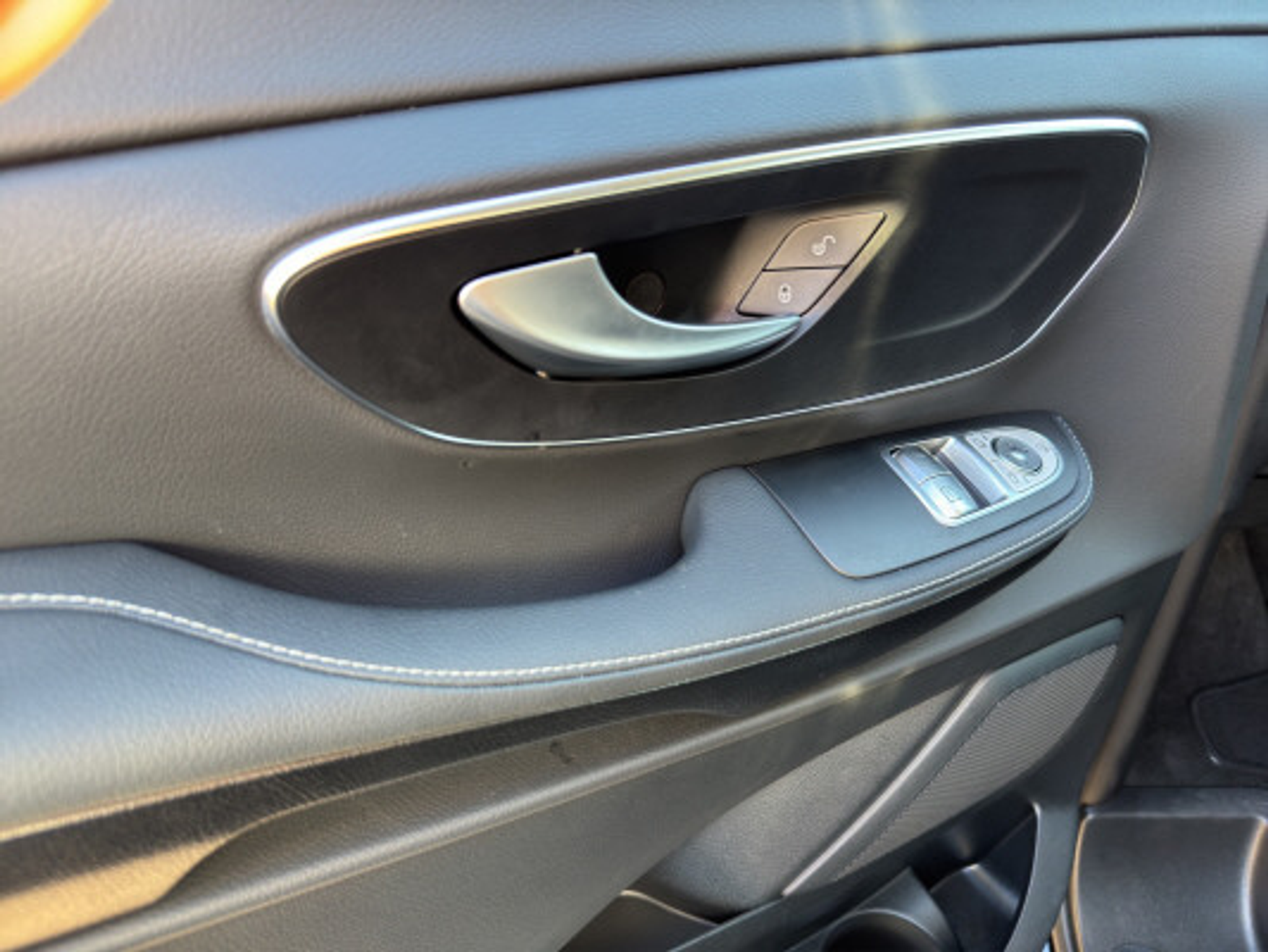 listing desktop thumbnail image 9