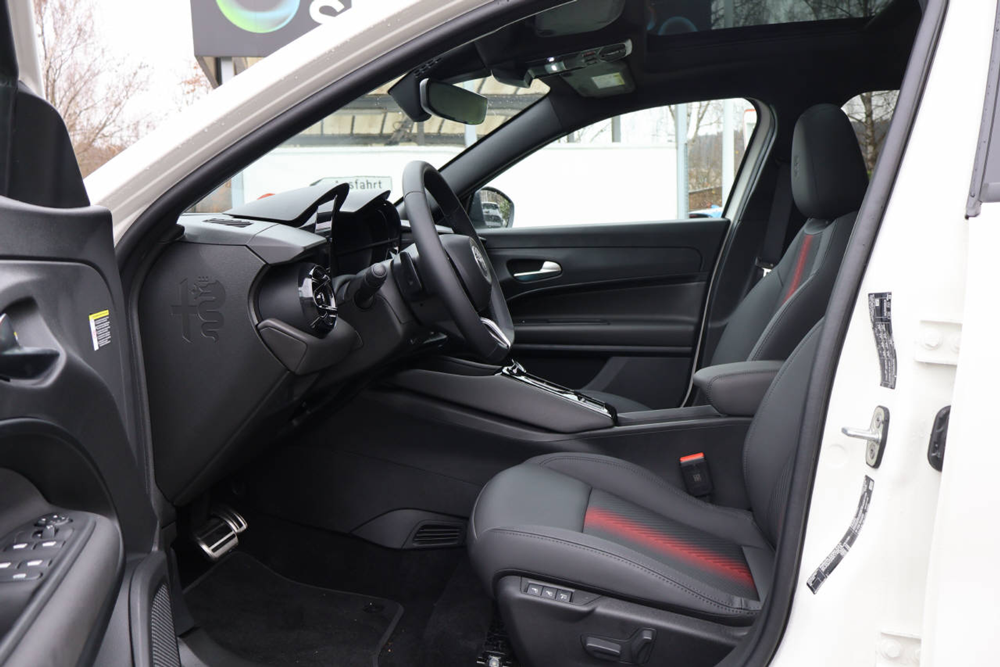 listing desktop thumbnail image 10