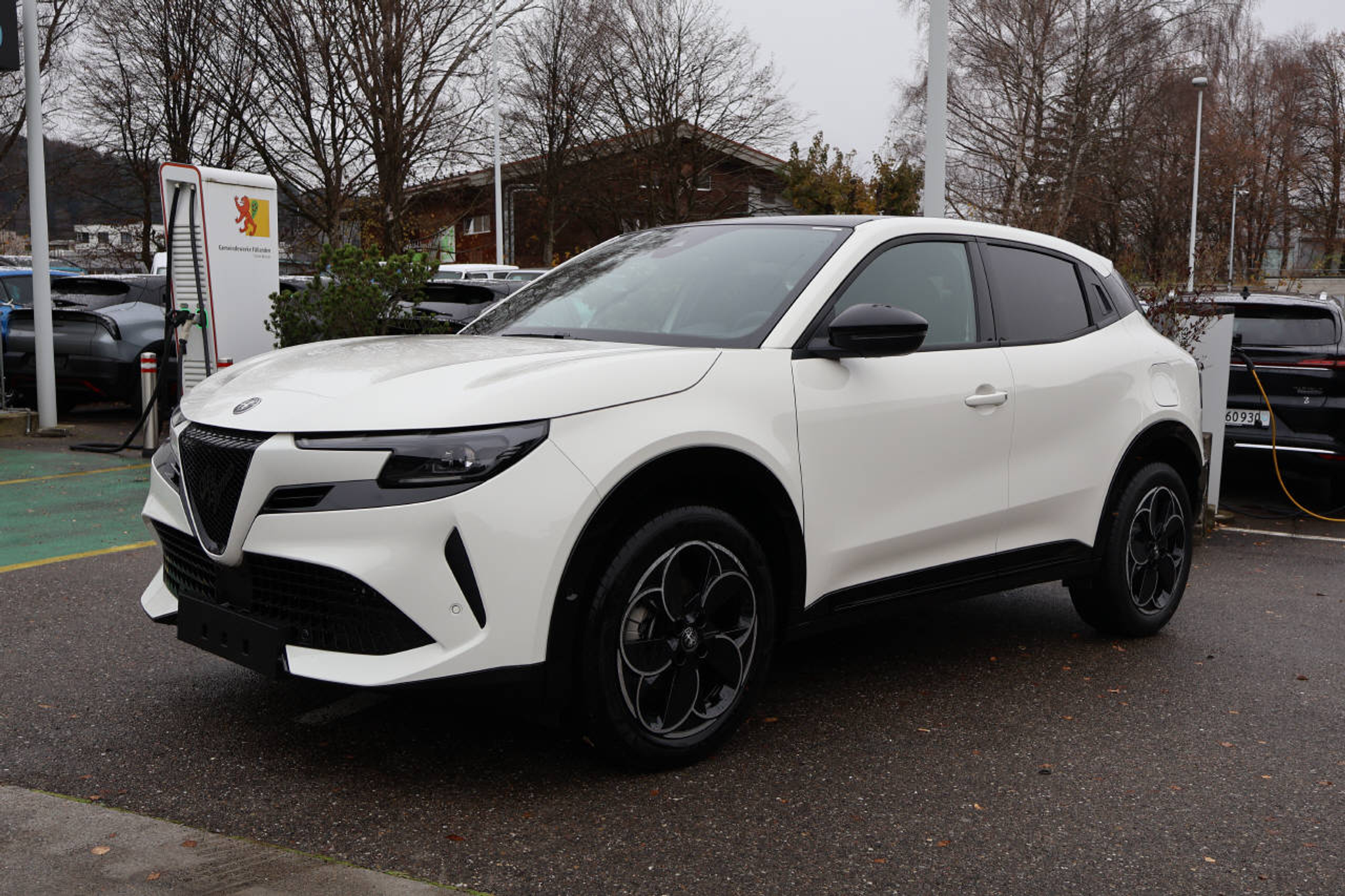 listing desktop thumbnail image 6