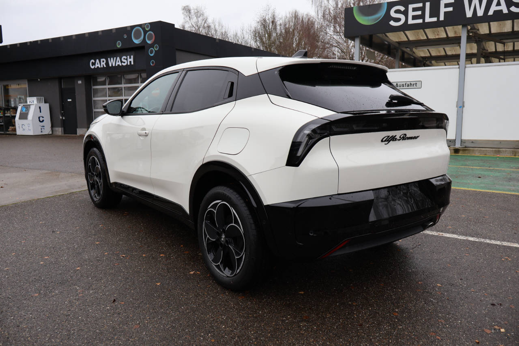 listing desktop thumbnail image 5