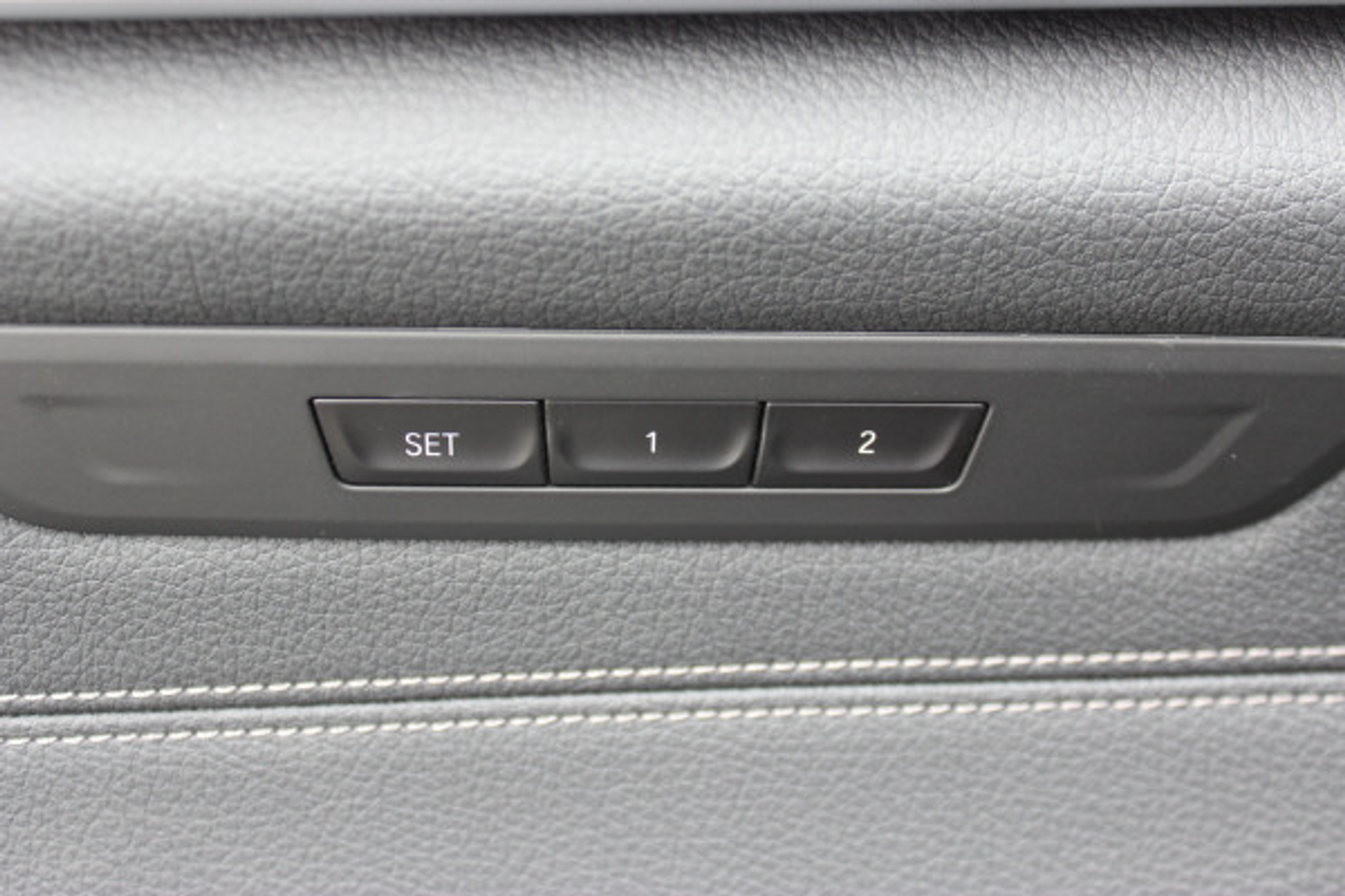 listing desktop thumbnail image 7