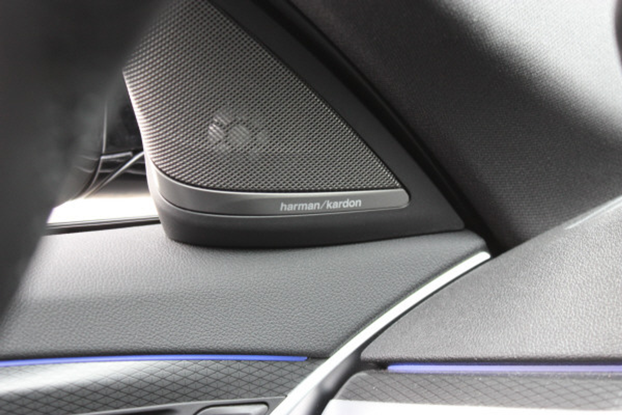 listing desktop thumbnail image 9