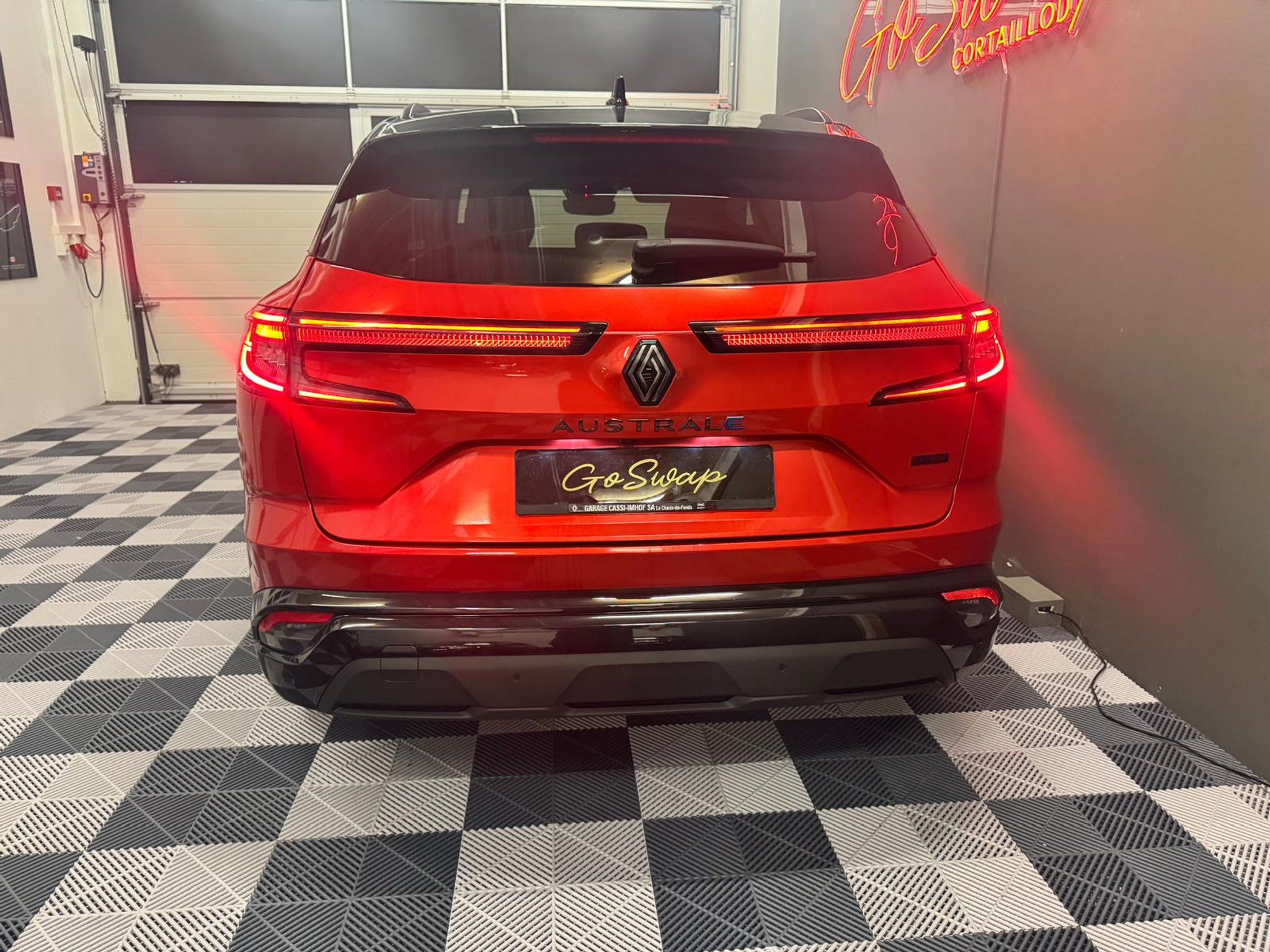 listing desktop thumbnail image 4