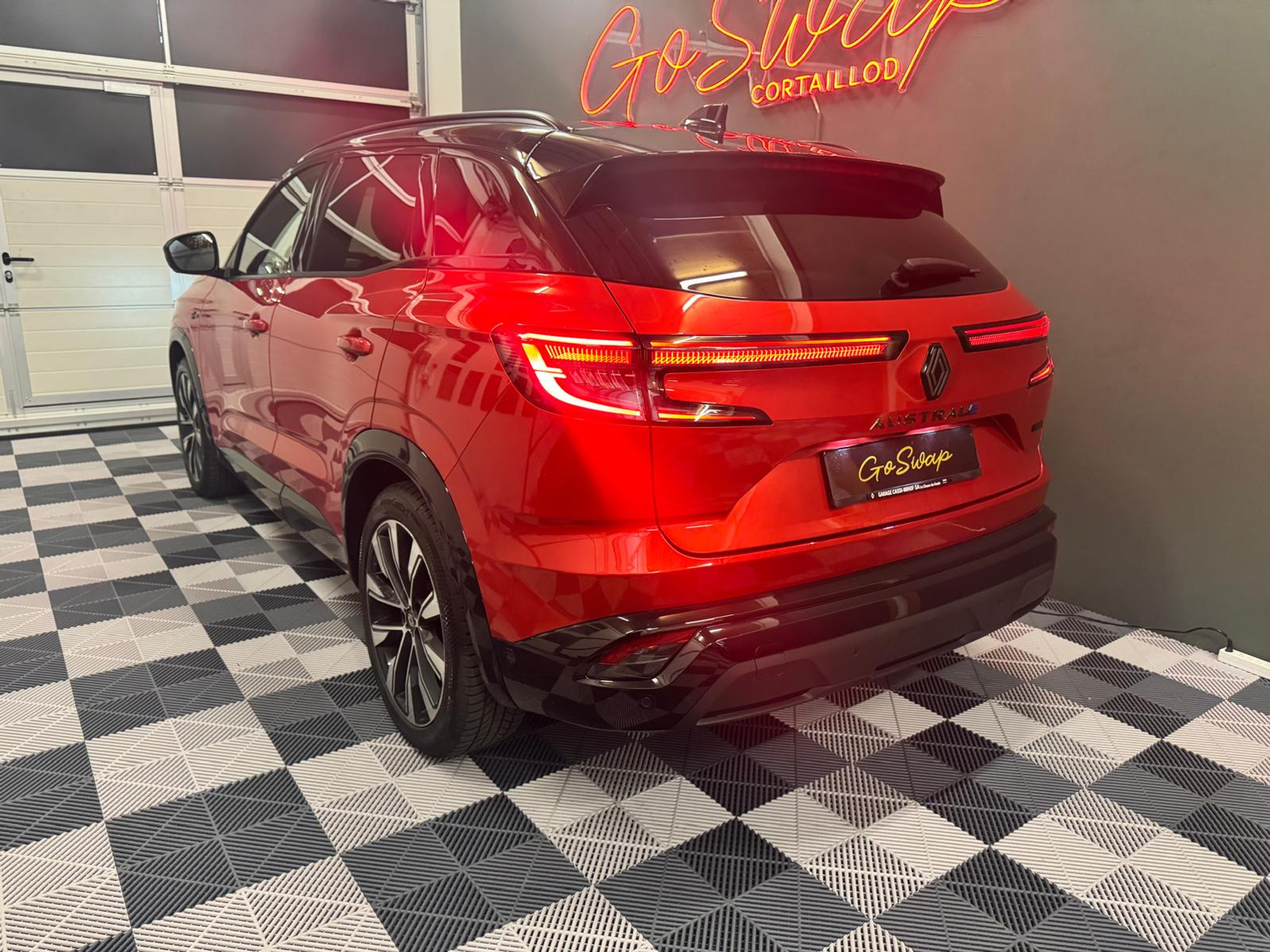 listing desktop thumbnail image 3