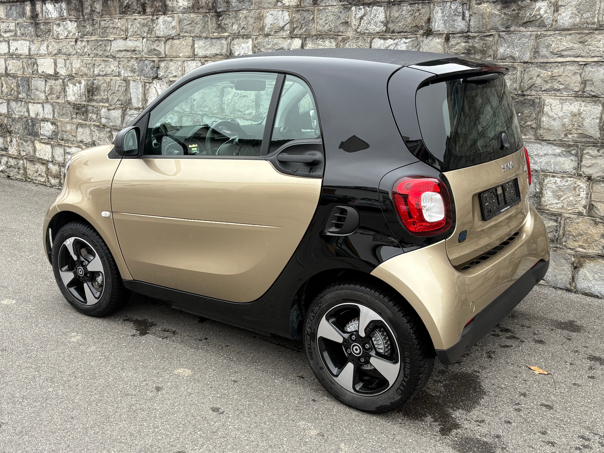 listing desktop thumbnail image 2