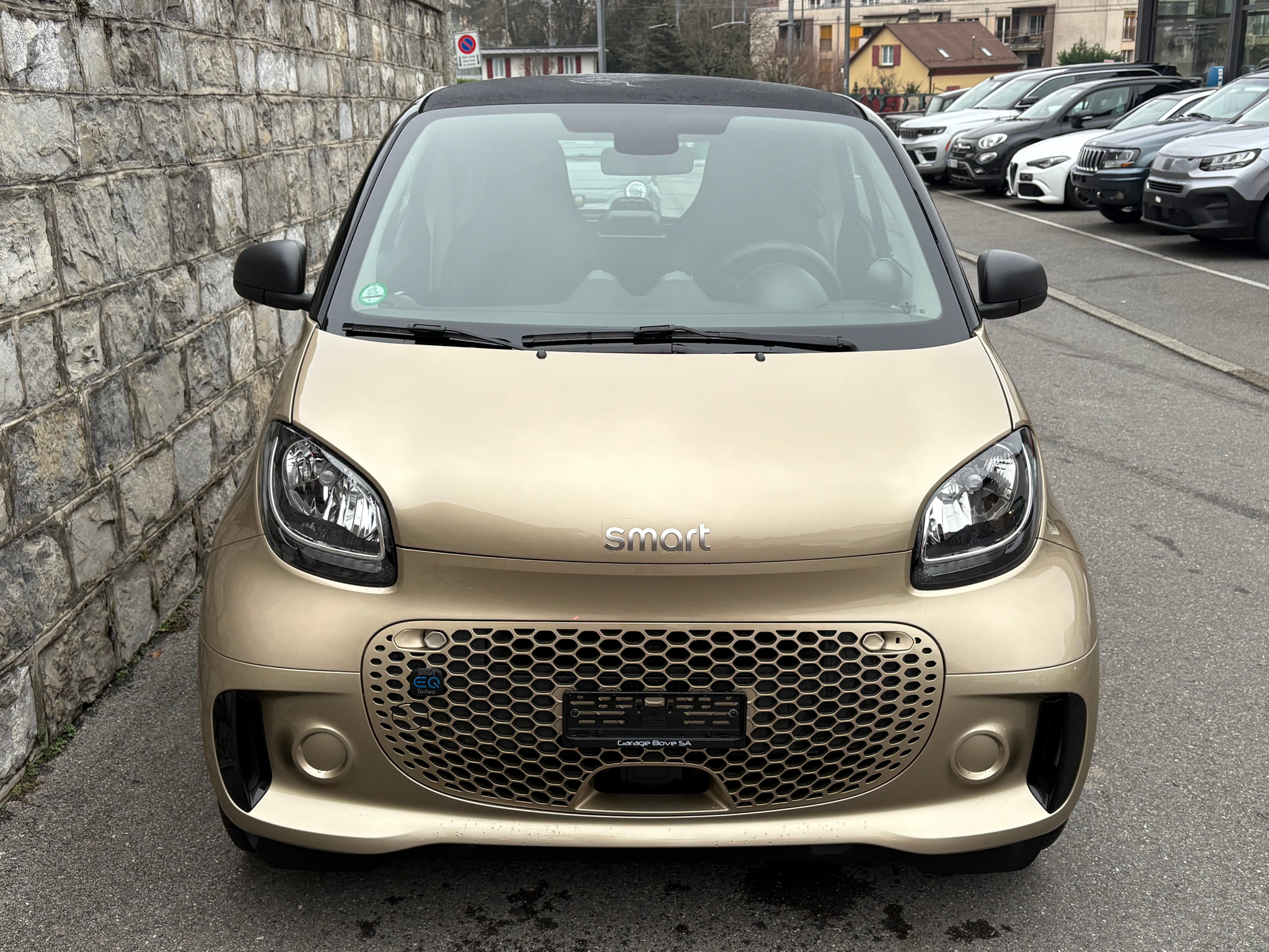 listing desktop thumbnail image 3