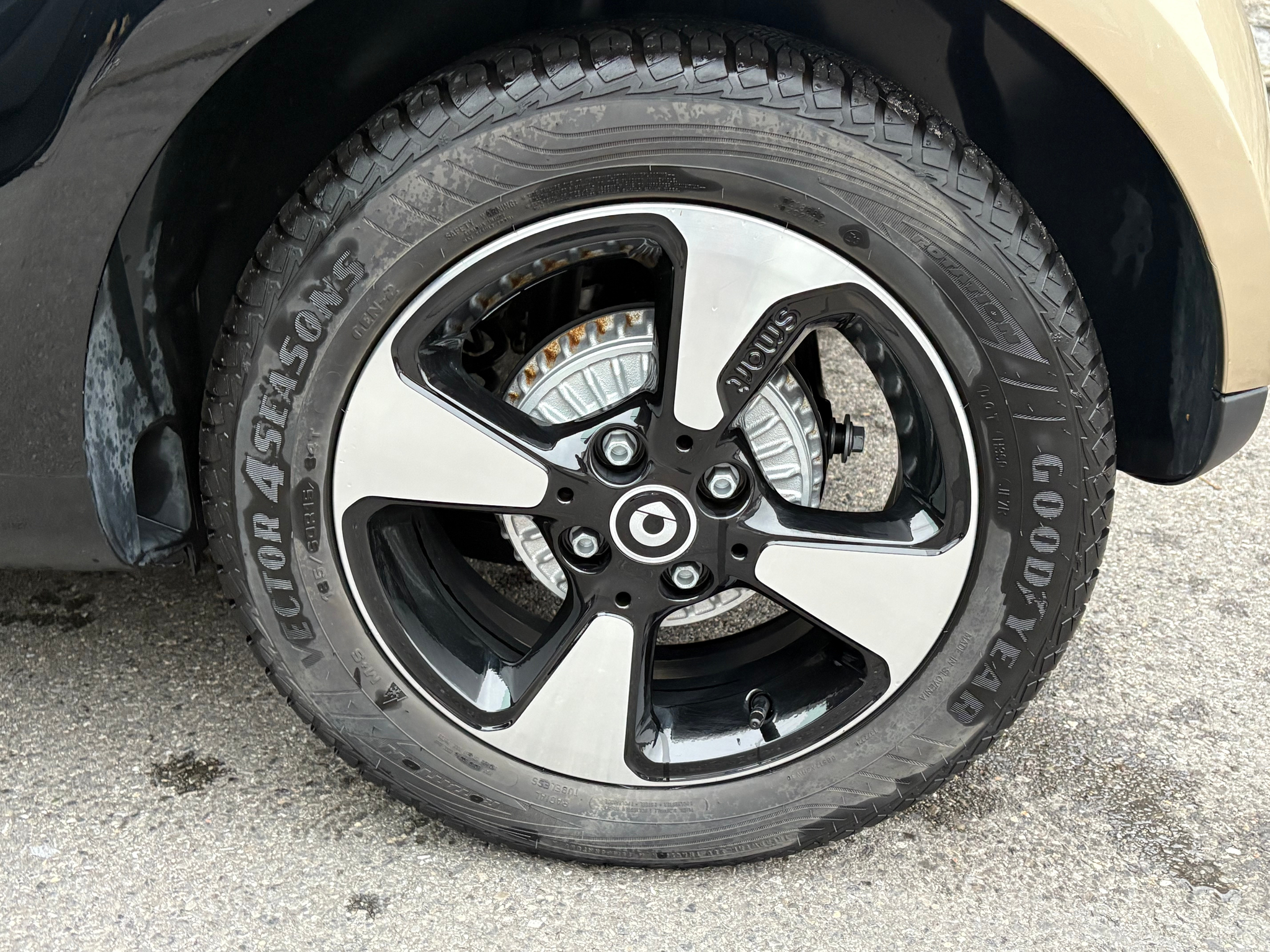 listing desktop thumbnail image 11