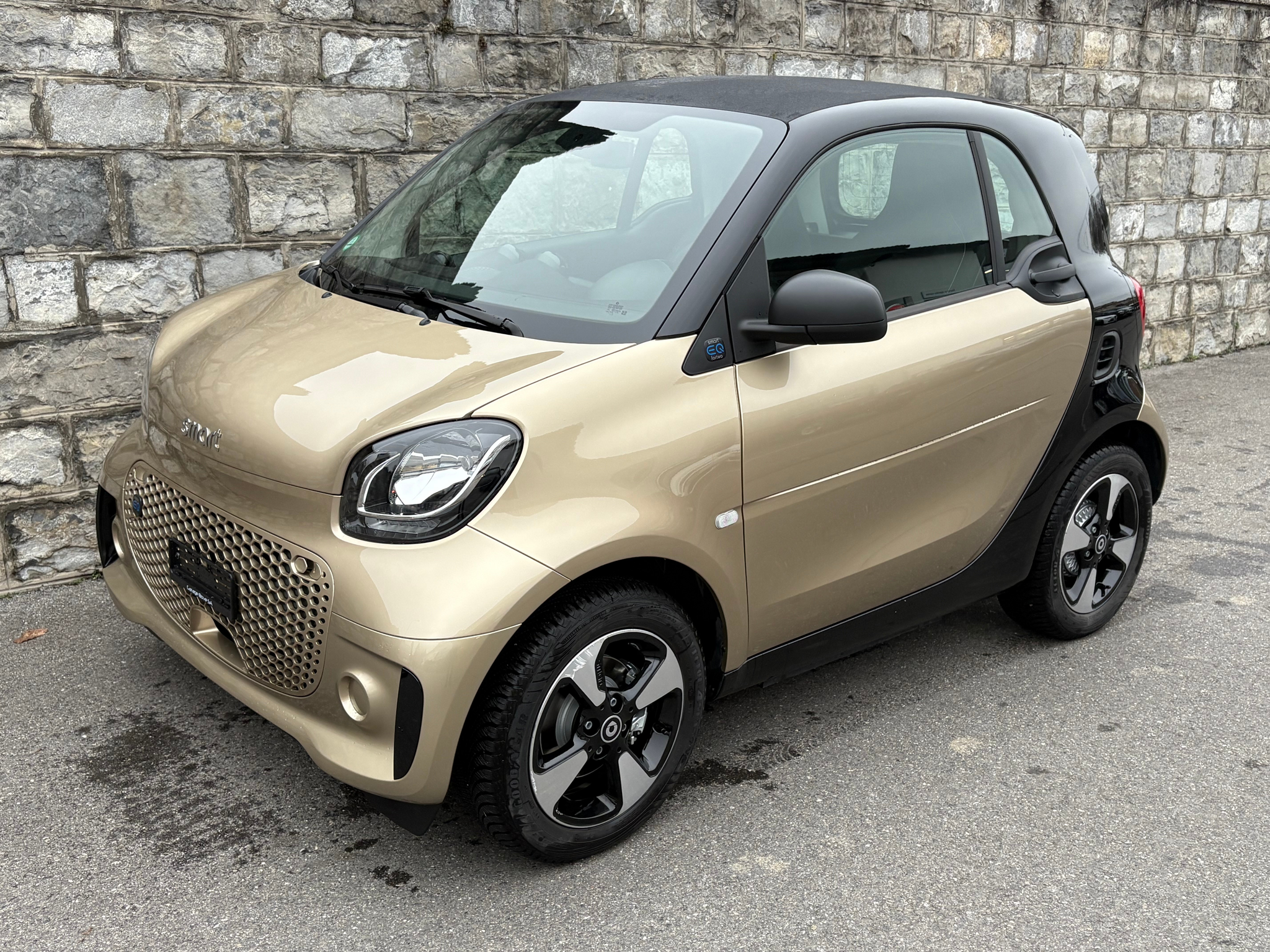 listing desktop thumbnail image 1