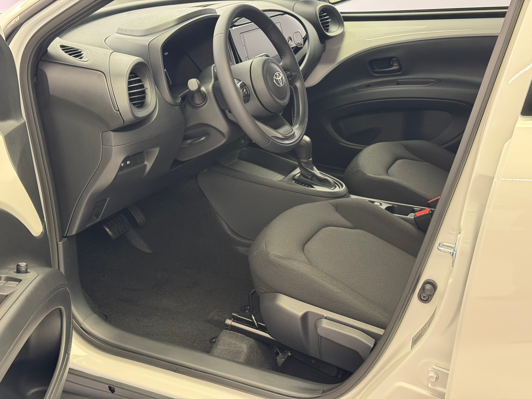 listing desktop thumbnail image 6