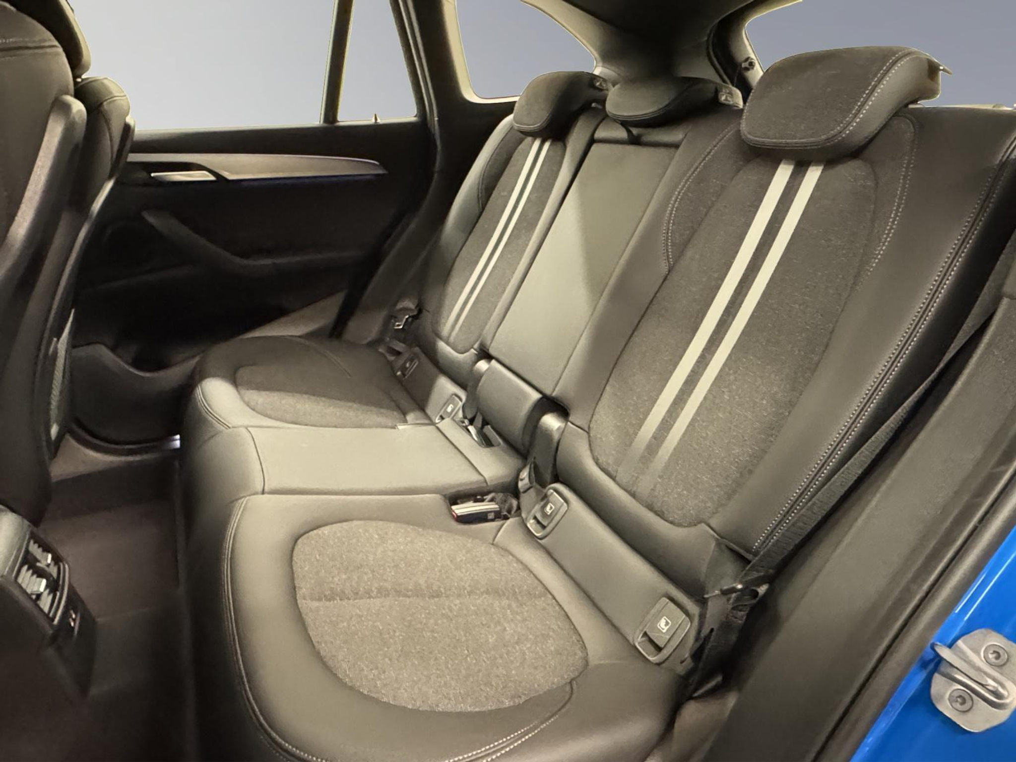 listing desktop thumbnail image 11