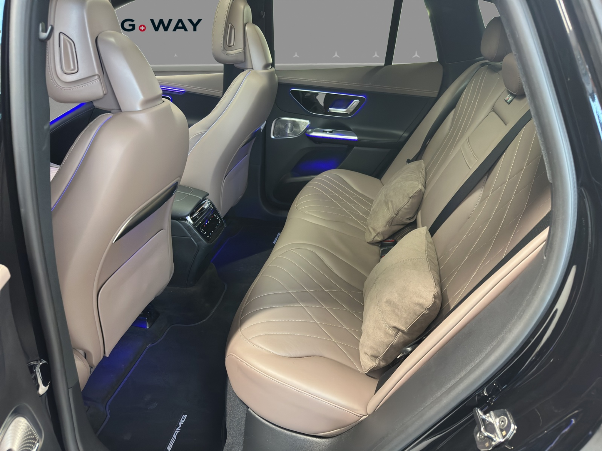 listing desktop thumbnail image 15