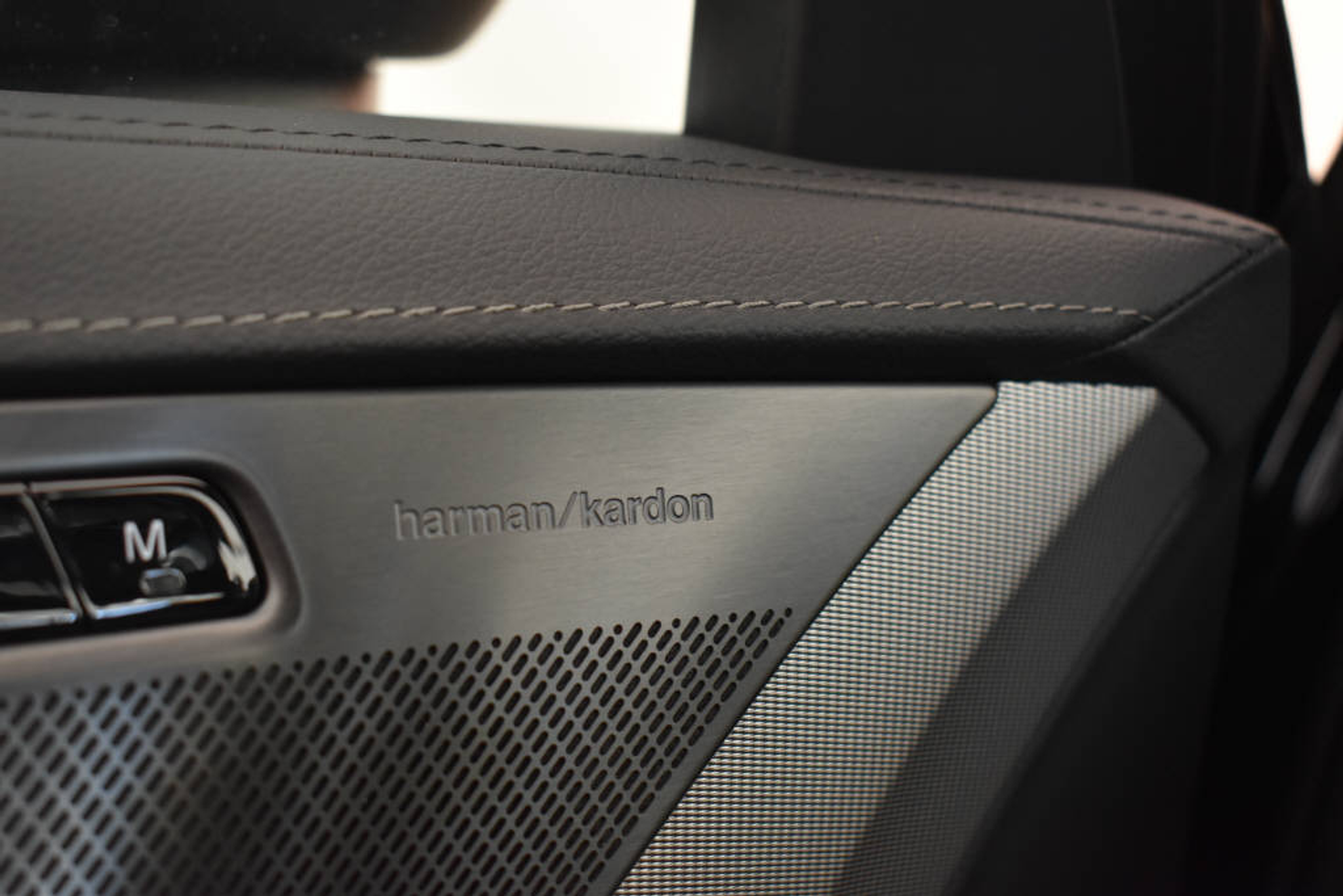 listing desktop thumbnail image 14