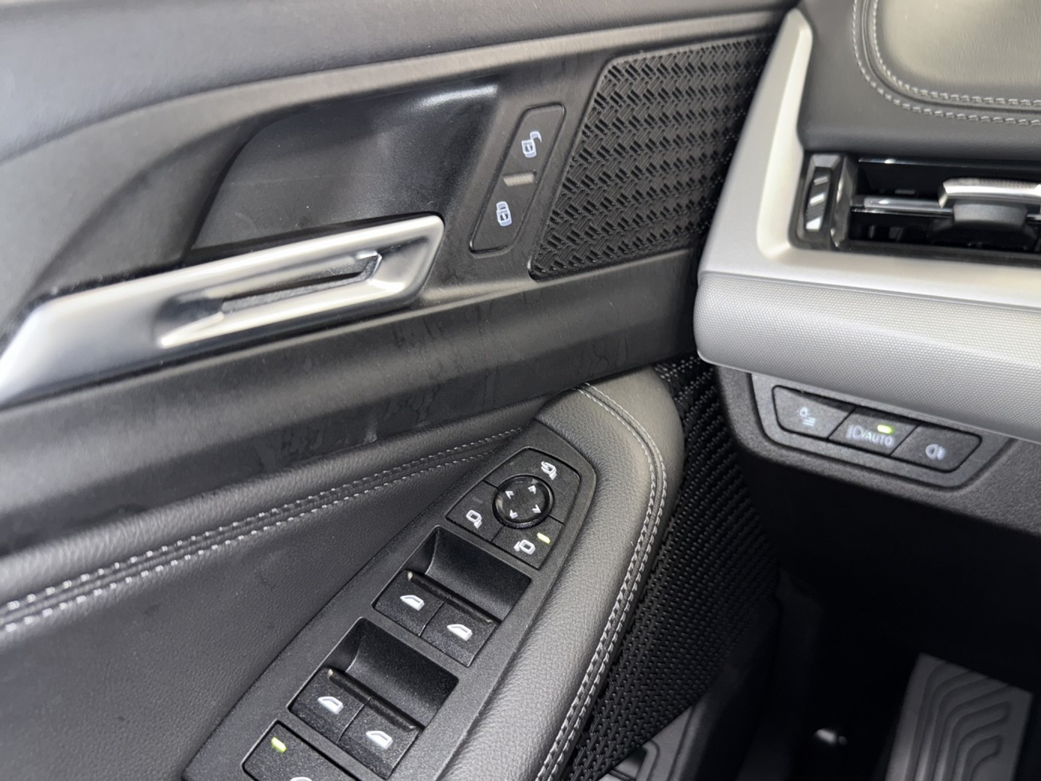 listing desktop thumbnail image 20