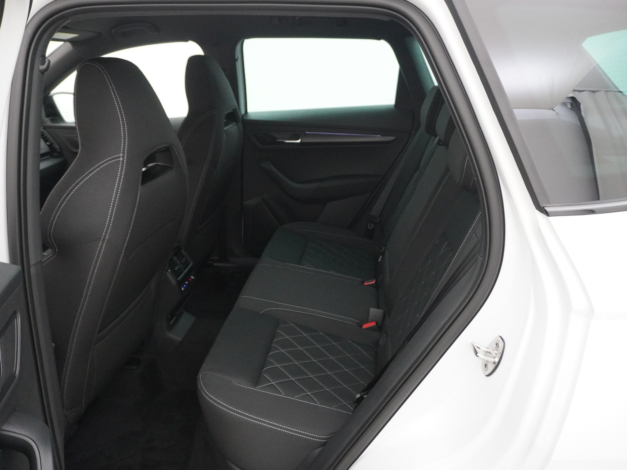 listing desktop thumbnail image 13