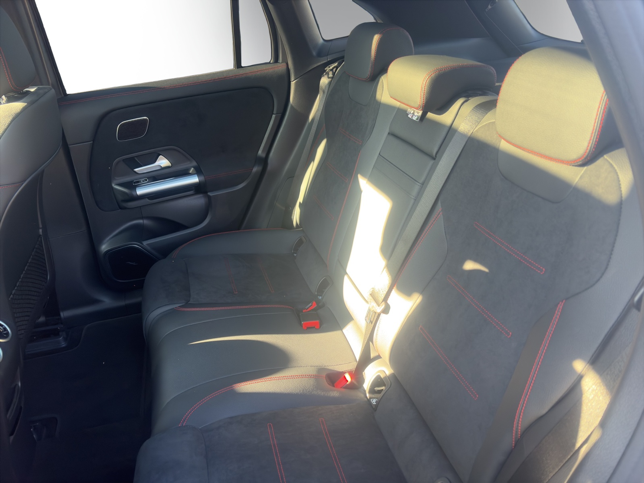 listing desktop thumbnail image 7