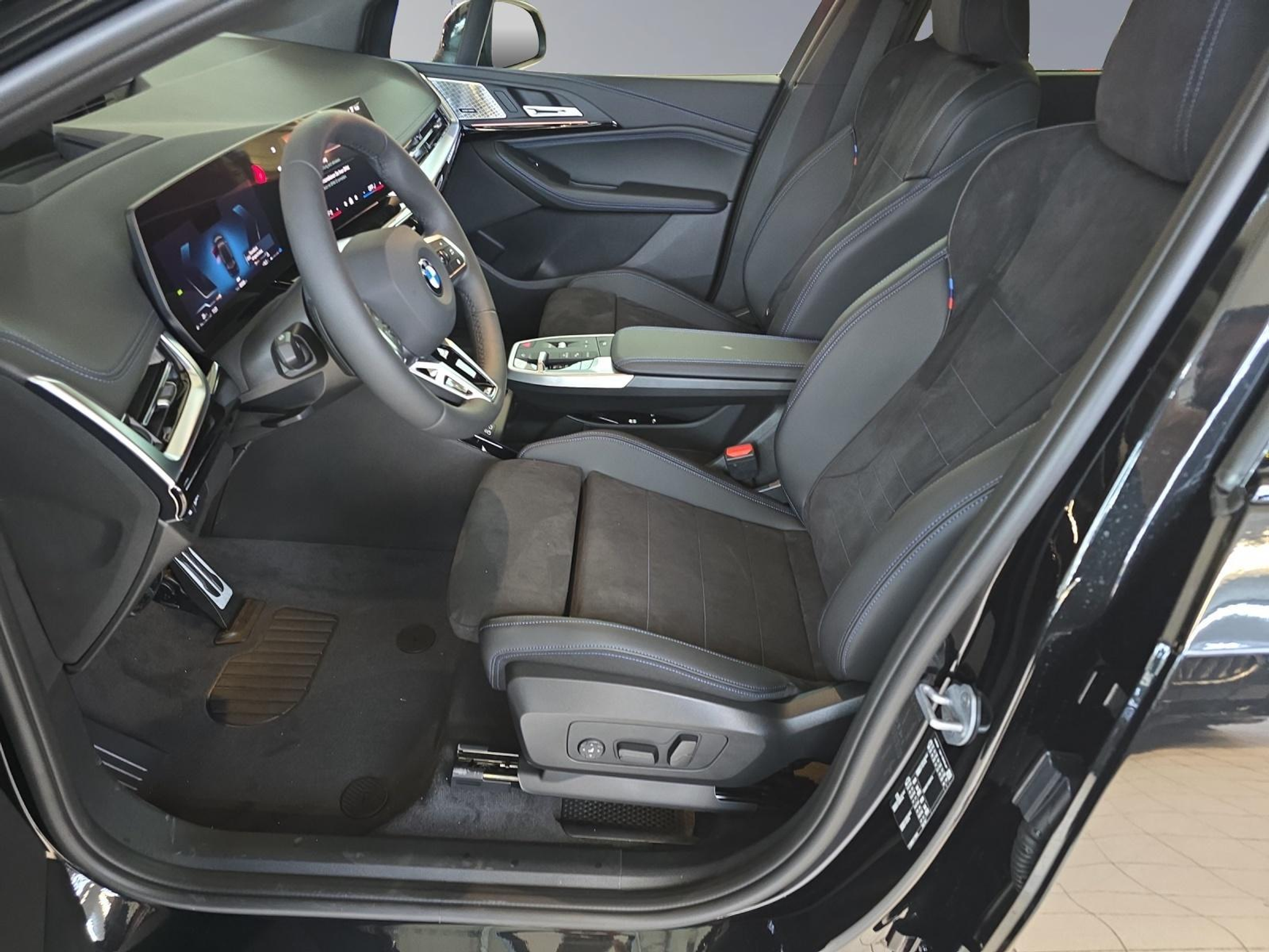 listing desktop thumbnail image 11