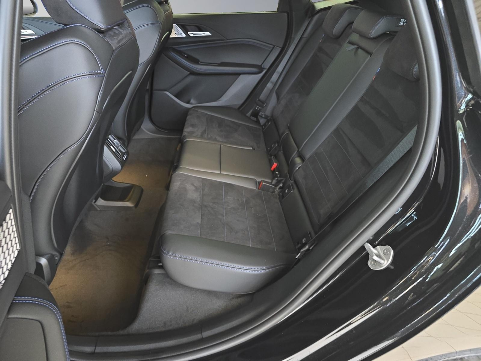 listing desktop thumbnail image 15