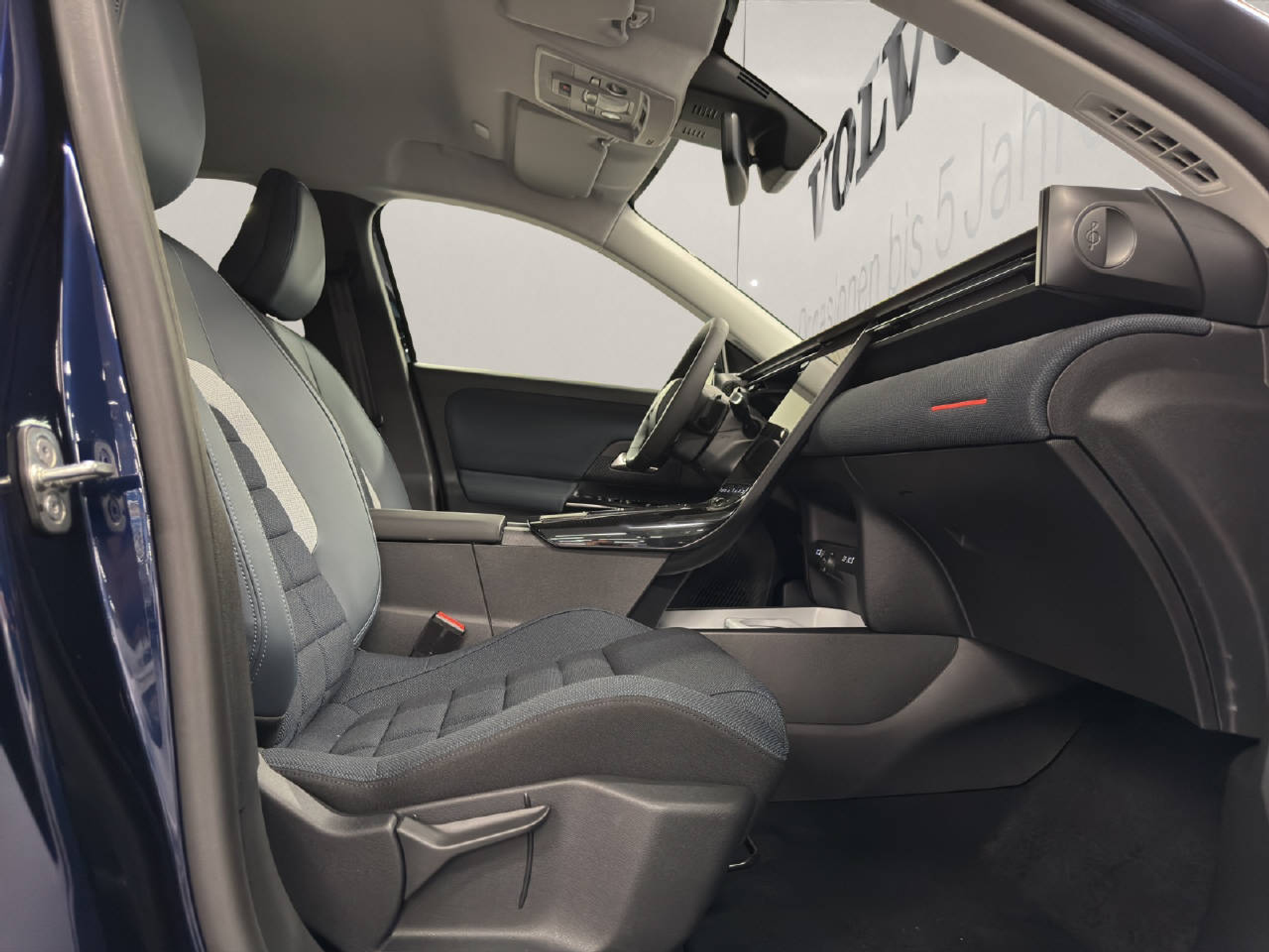 listing desktop thumbnail image 7