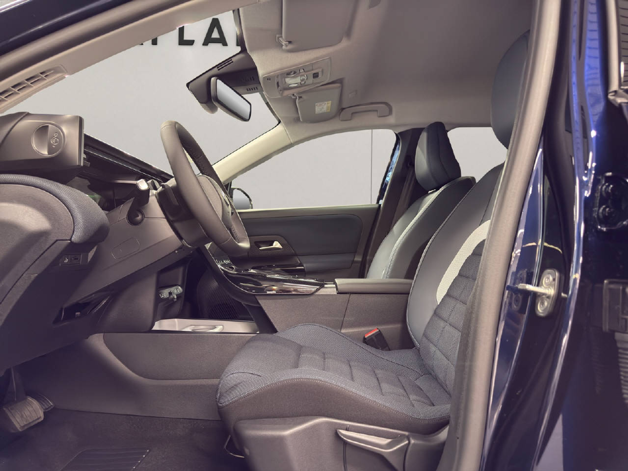 listing desktop thumbnail image 3